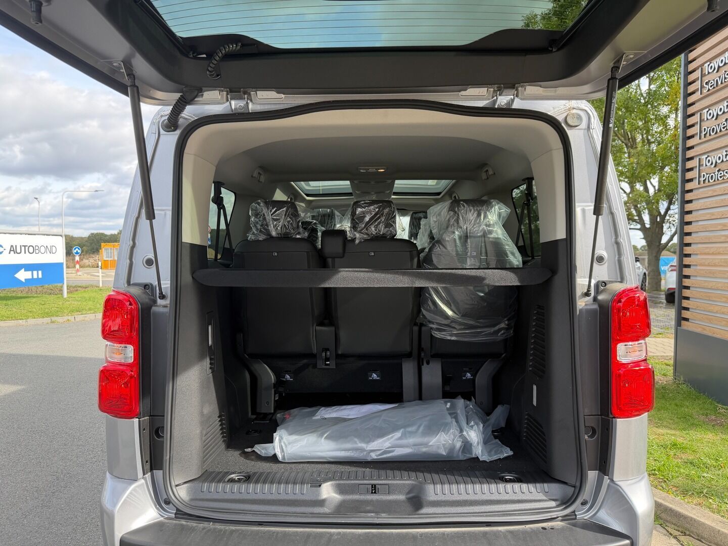 Toyota Proace Verso, L2 2.2D 8AT Family Executive - fotka 6