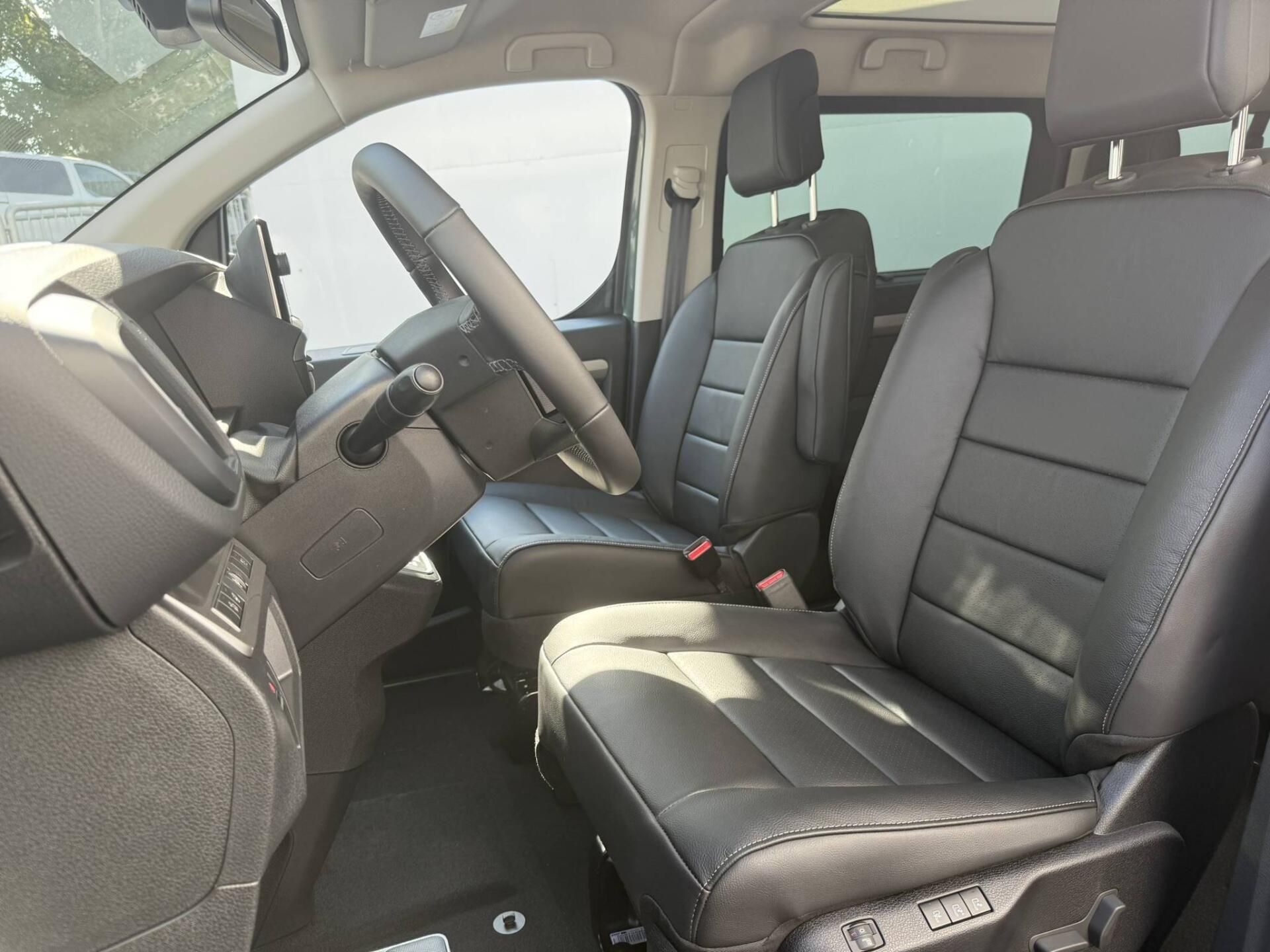 Peugeot Traveller, Allure Long 2.2 BlueHDi S&S EA - fotka 6