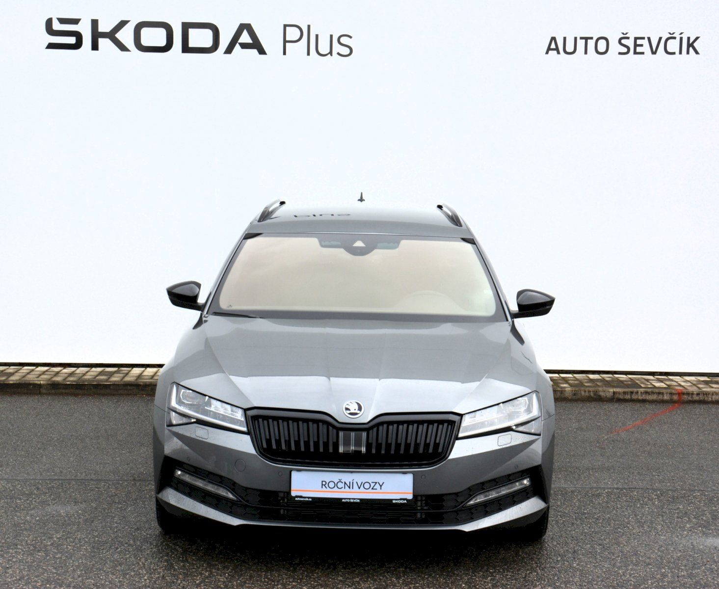 Škoda Superb, Combi SportLine 2,0 TDI 147 kW - fotka 4