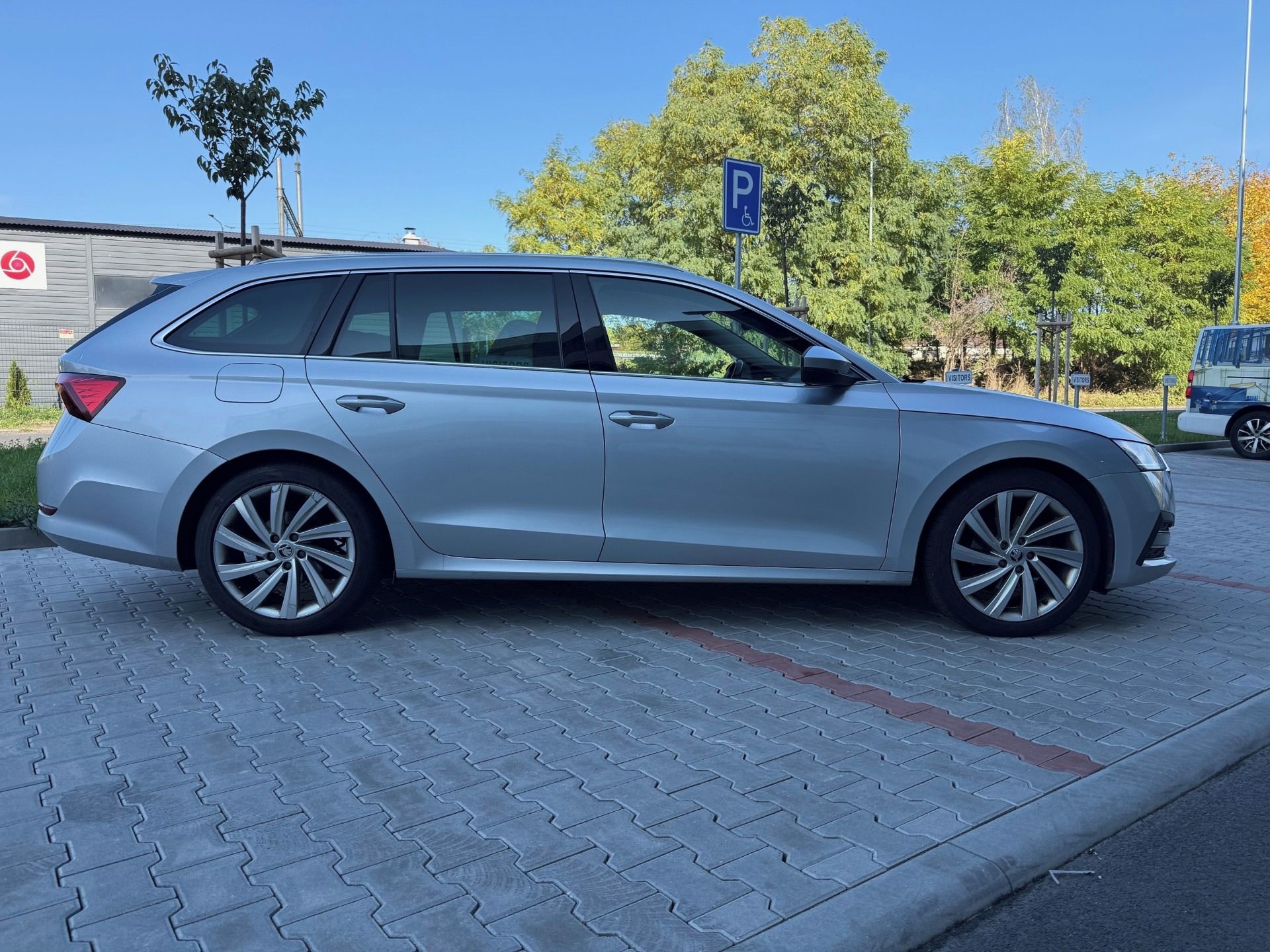 Škoda Octavia, Škoda Octavia IV Style combi - fotka 5