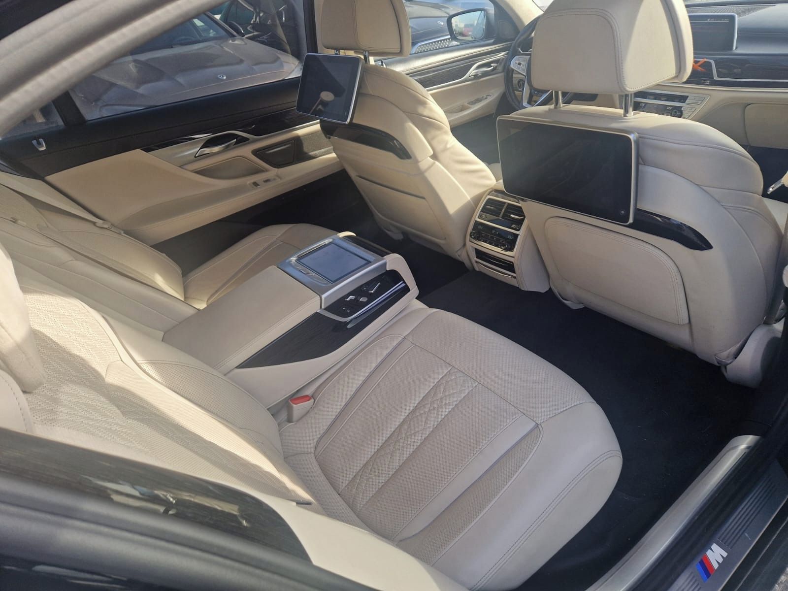 BMW Řada 7, BMW 750xDrive Long - fotka 6