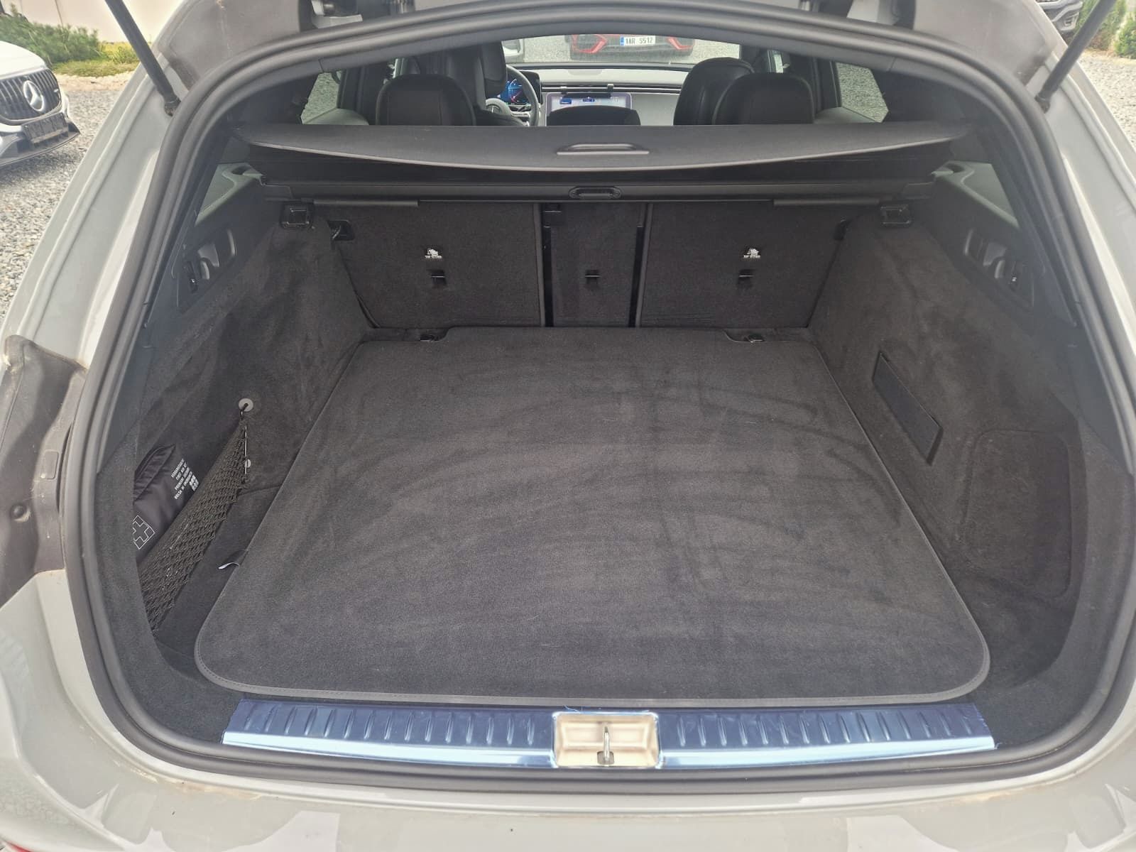 Mercedes-Benz Třídy E, Mercedes BENZ E220d - fotka 6