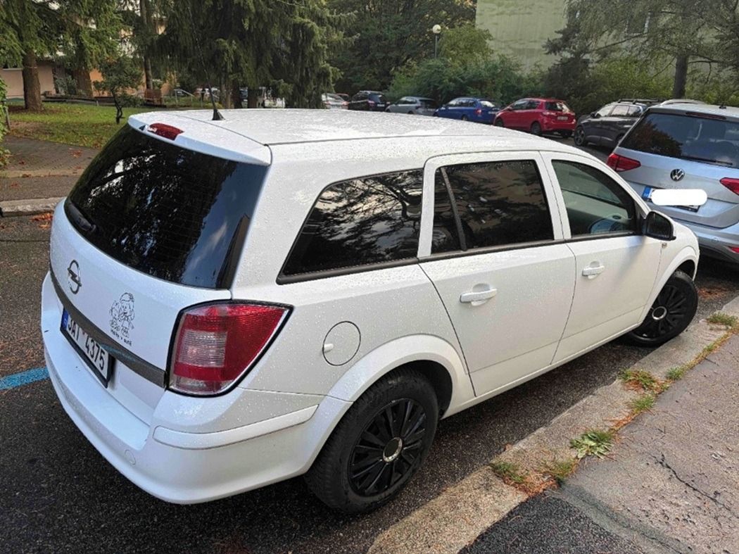 Opel Astra, 1.6i,původ ČR, Servisováno - fotka 3
