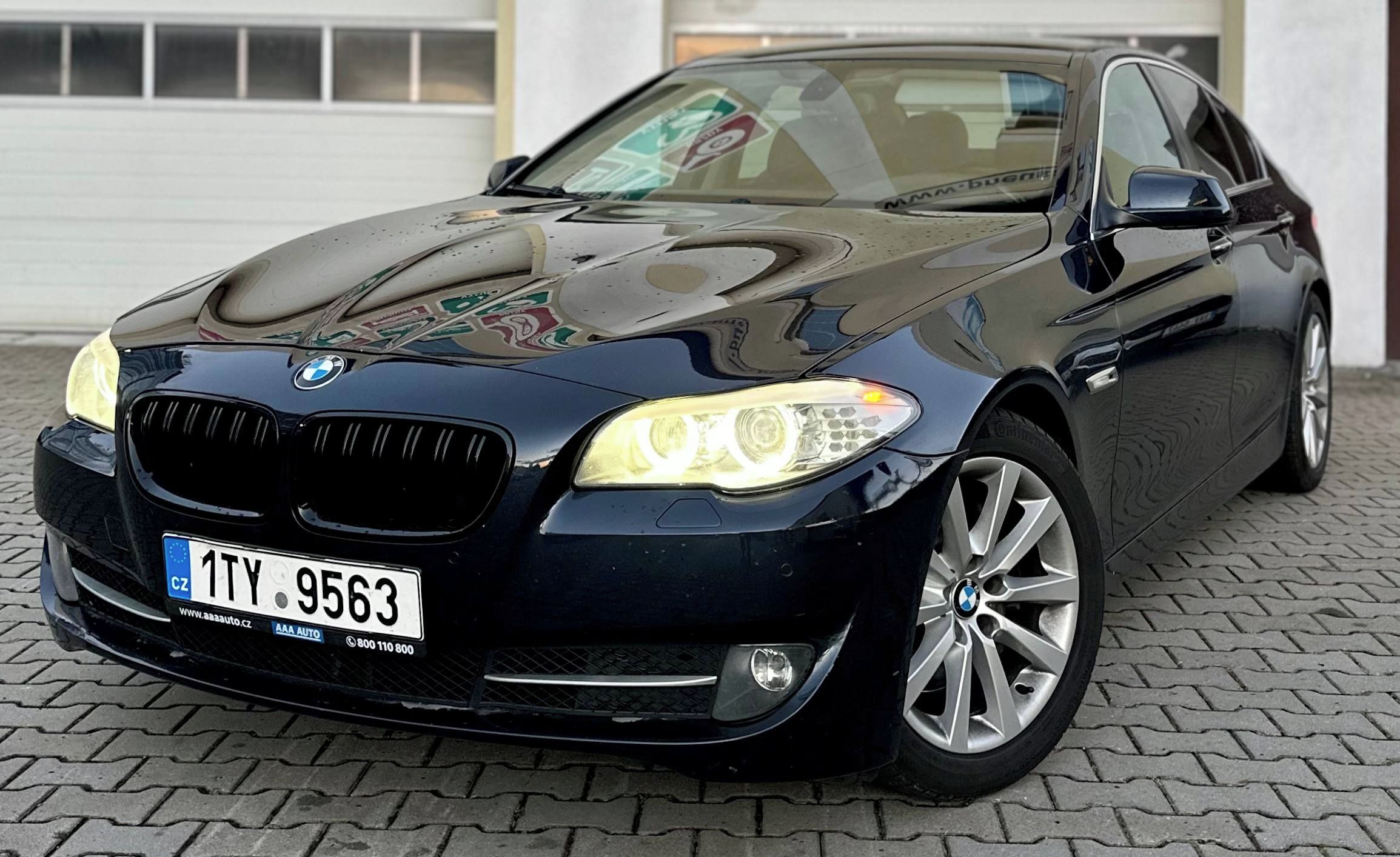 BMW Řada 5, 528i F10 3.0 R6 N53 2010 - fotka 3
