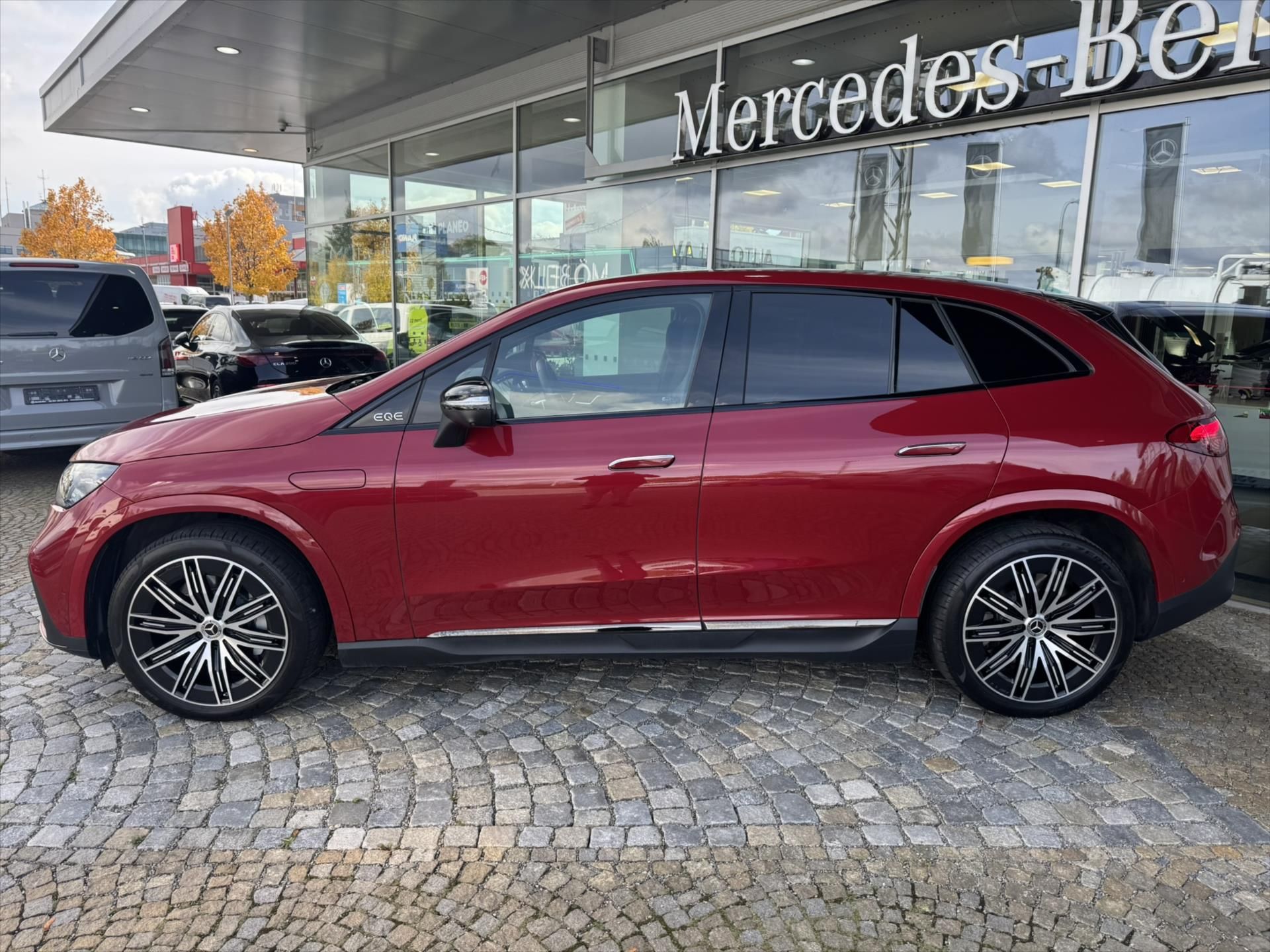 Mercedes-Benz EQE, EQE 500 4MATIC SUV - fotka 2