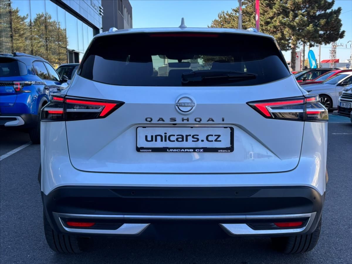 Nissan Qashqai, 1,3 DIG-T  X-Tronic N-Connecta - fotka 5