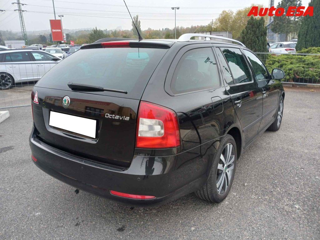 Škoda Octavia, 2.0 TDi - fotka 2