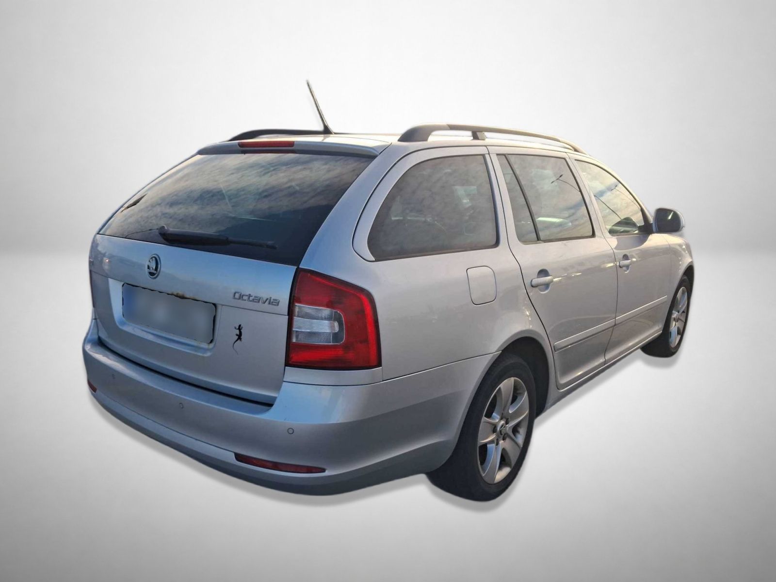 Škoda Octavia, 1.6 TDI, Automatická klima - fotka 2