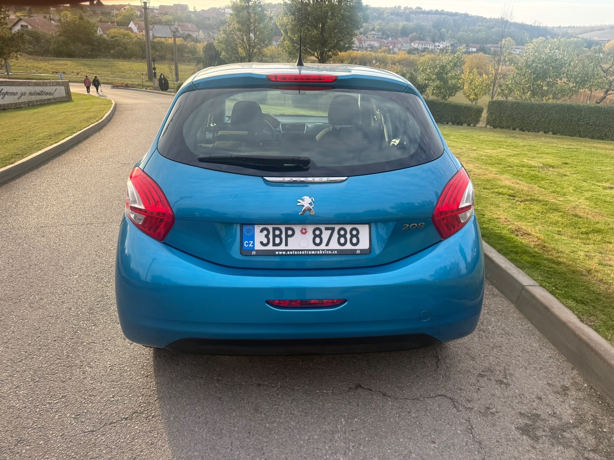Peugeot 208, 1.4 i 50KW MAN - fotka 6