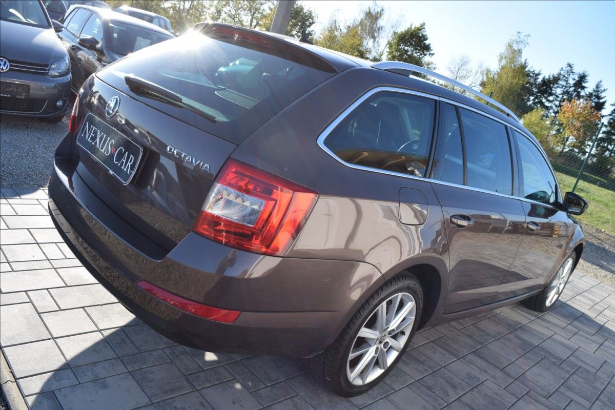 Škoda Octavia, 1,6 TDI 77KW ALU KLIMA NAVI - fotka 5