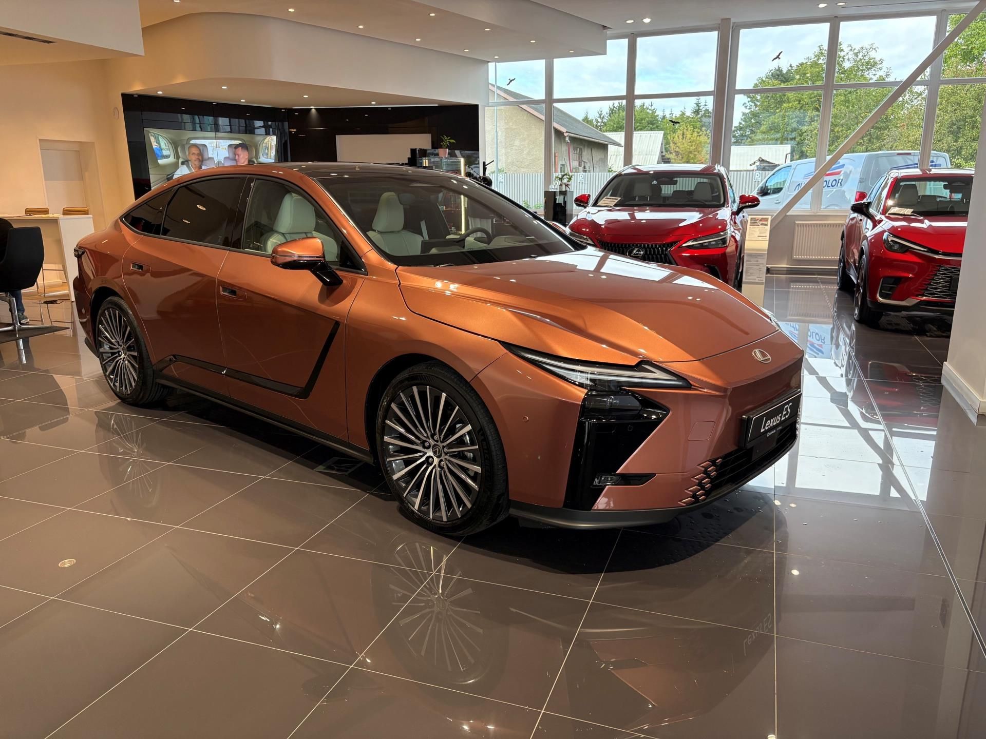 Lexus ES, Omotenashi + 21"+ Ottoman - fotka 3