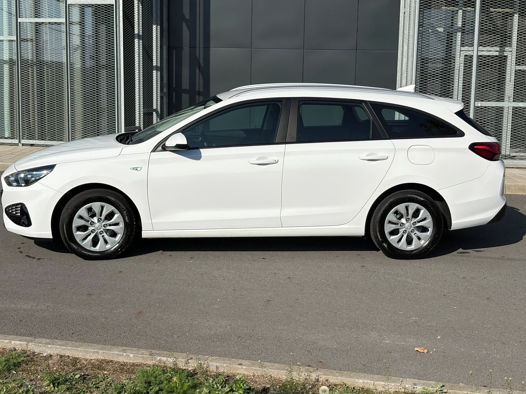 Hyundai i30, Hyundai I30combi 1,5PDE M1 - fotka 2