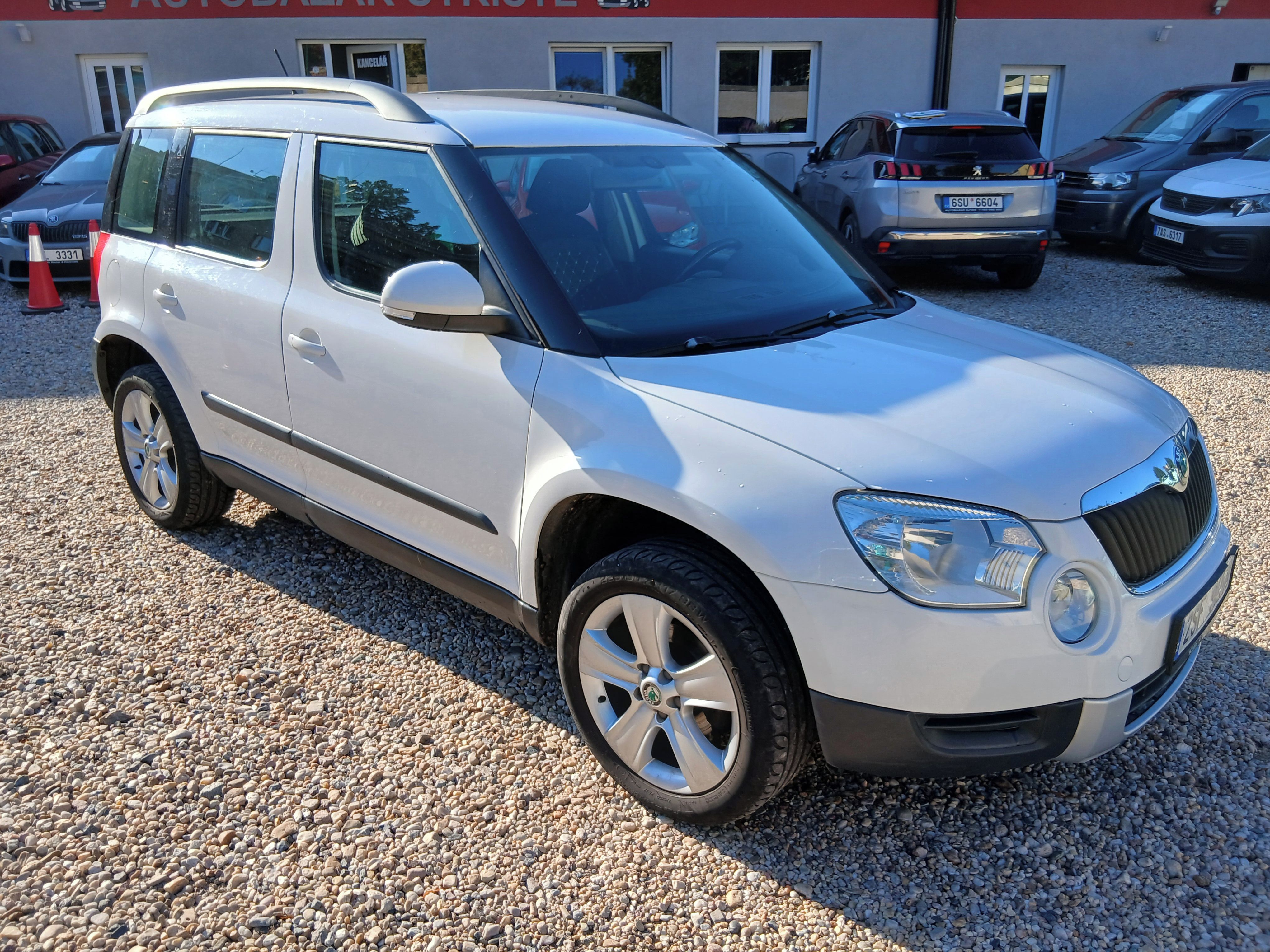 Škoda Yeti, 1.4TSi 90KW ČR, Tažné+Zim.kola - fotka 3
