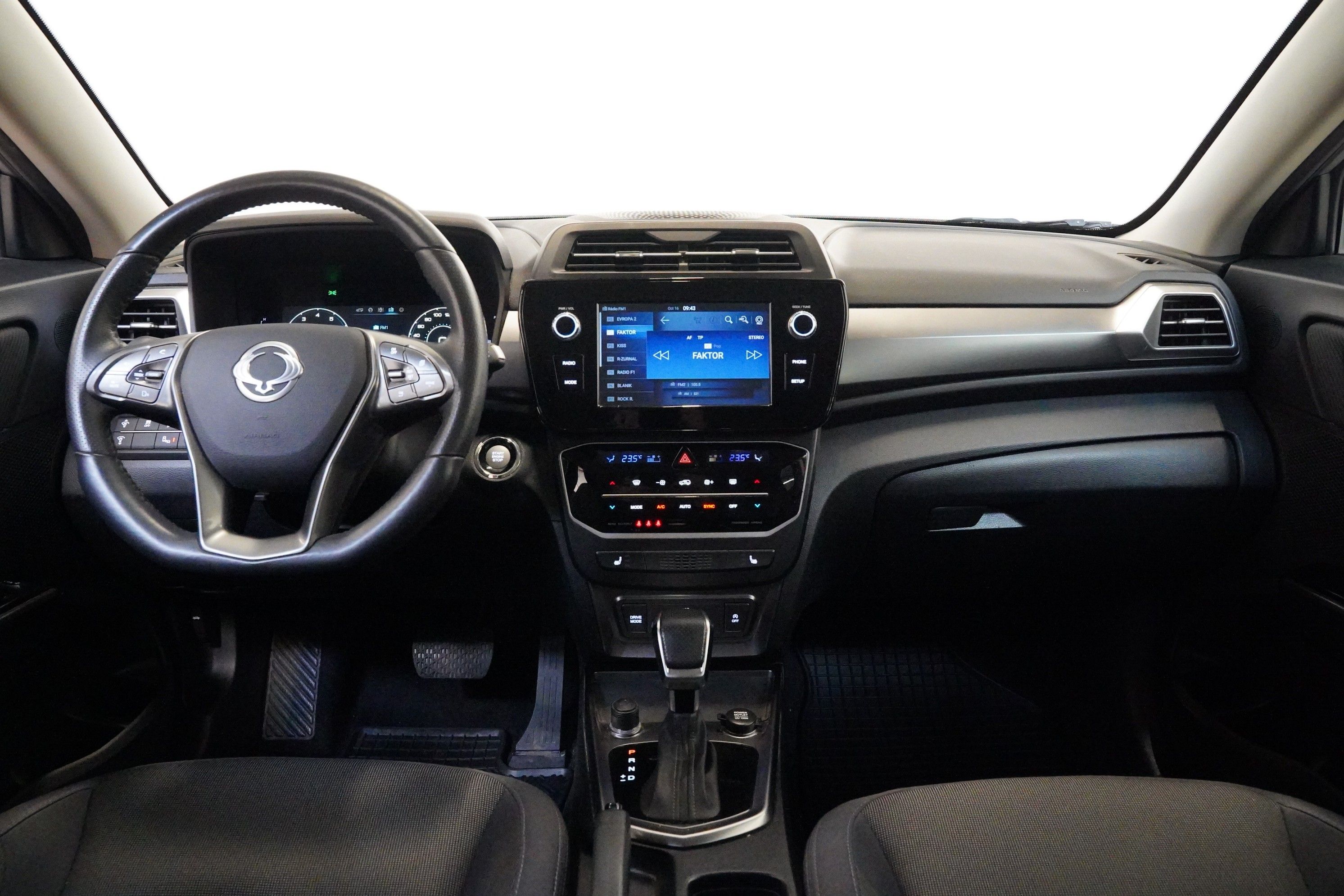 SsangYong Tivoli, 1.5 T-GDI 120 kW Sport - fotka 5