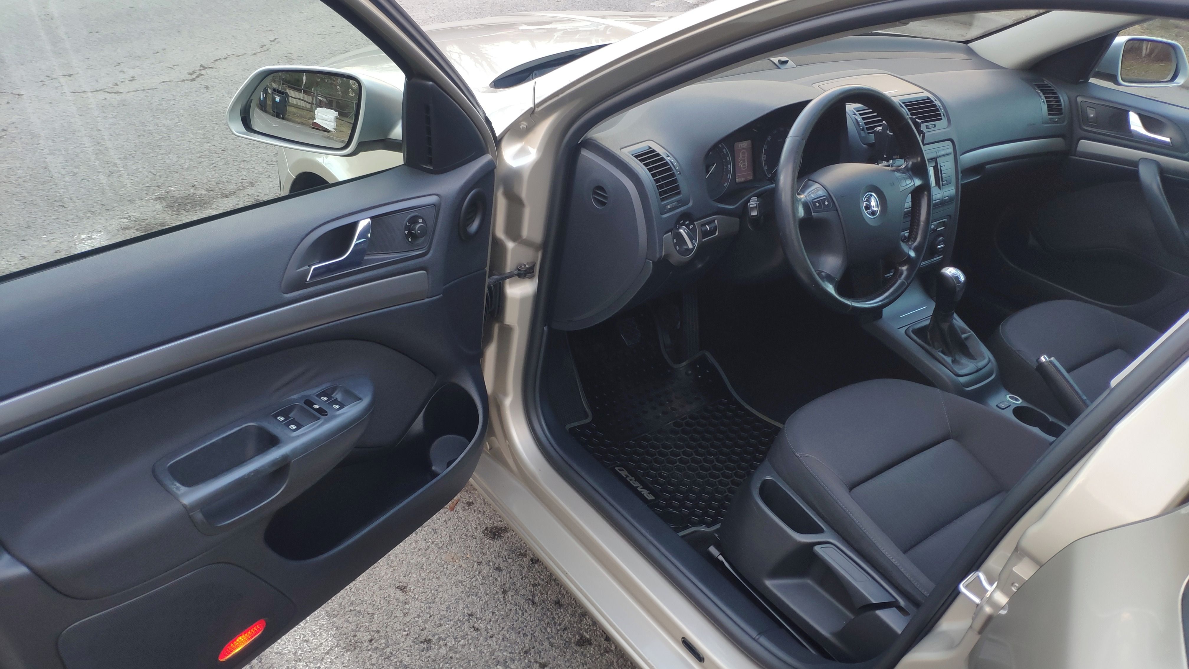 Škoda Octavia, 2 kombi Elegance LPG - fotka 4
