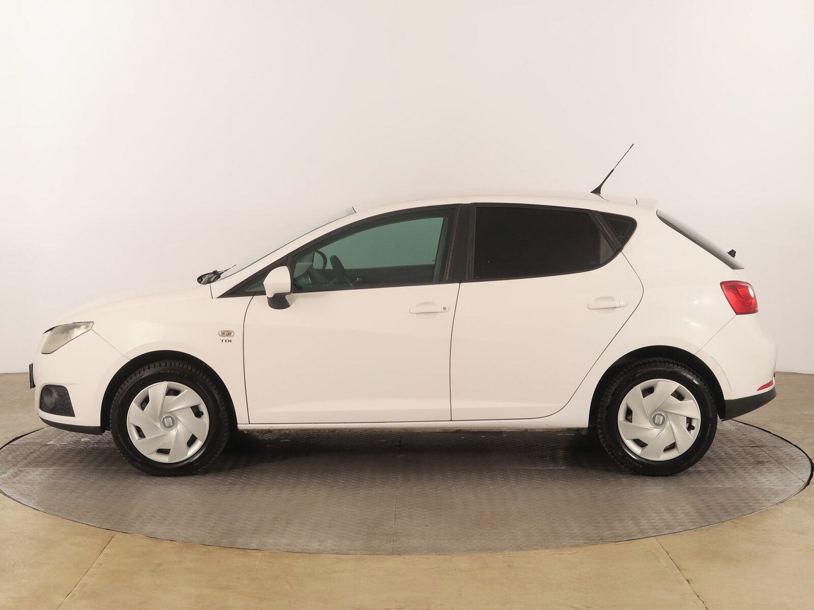 Seat Ibiza, 1.6 TDI, Serv.kniha, po STK - fotka 3