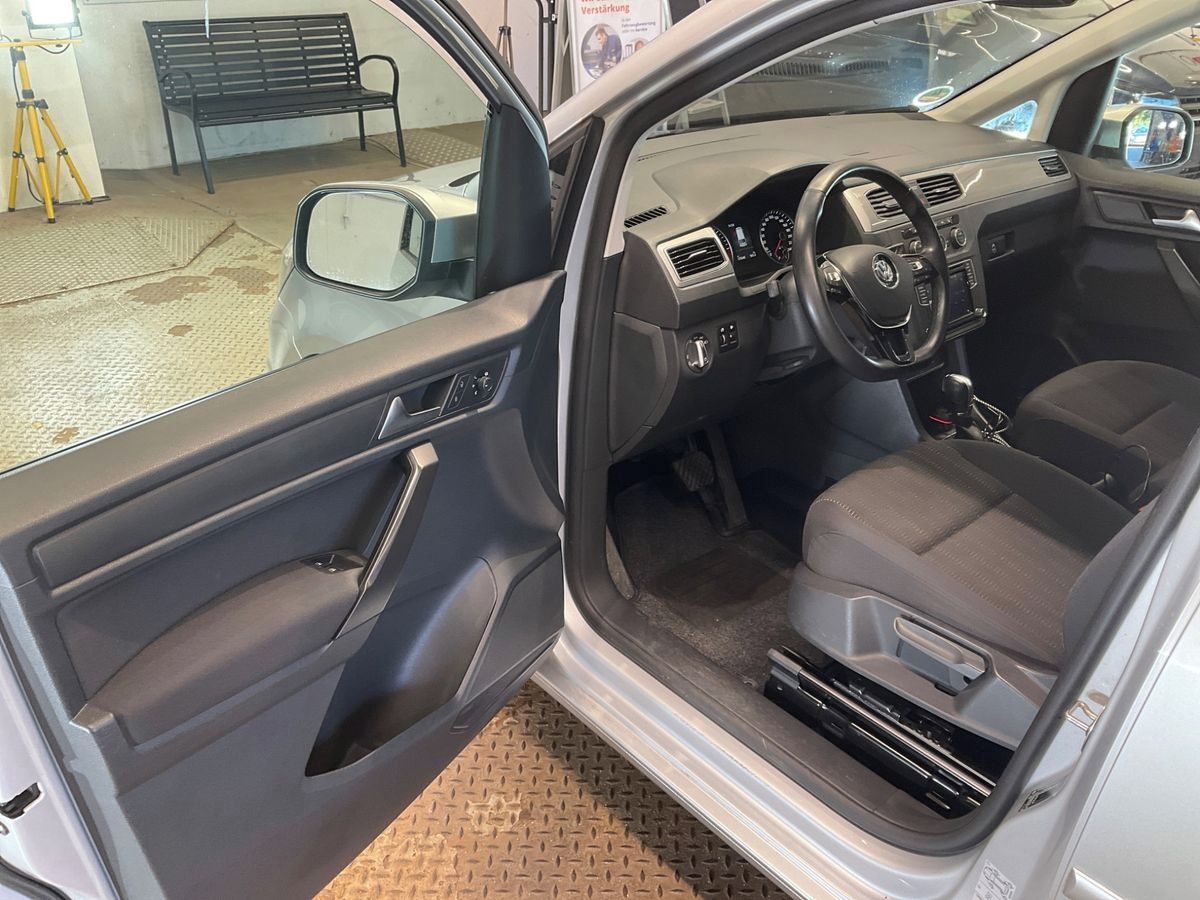 Volkswagen Caddy, 2.0TDi 75kW, DSG,5 míst,servis - fotka 5