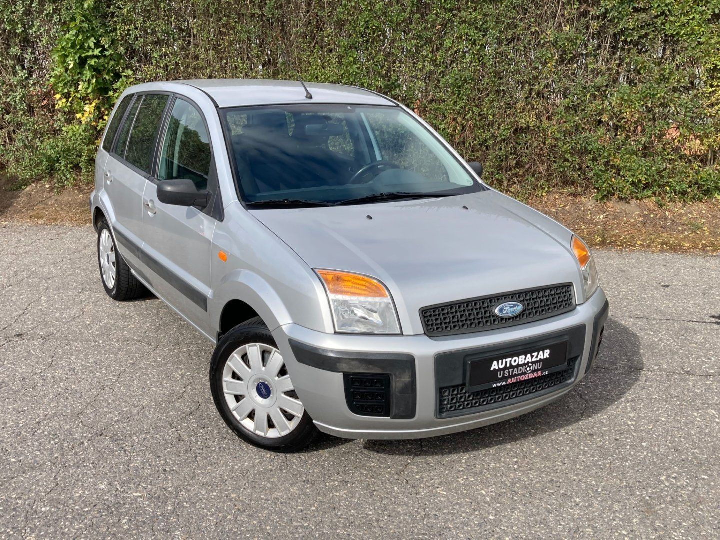 Ford Fusion, 1.4i vyhř. čel. sklo Tažné zař