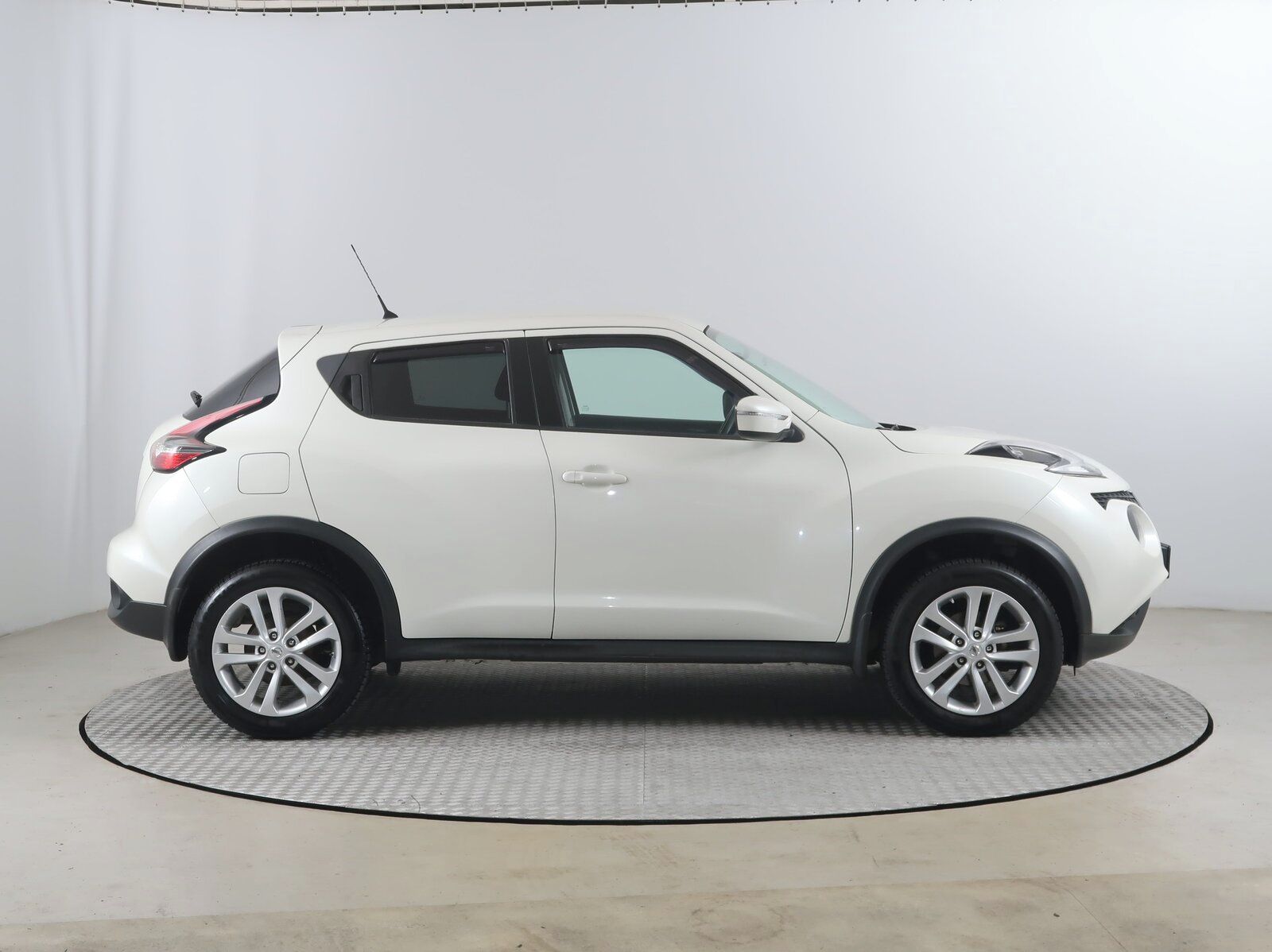 Nissan Juke, 1.6 i, Automat, Serv.kniha - fotka 6