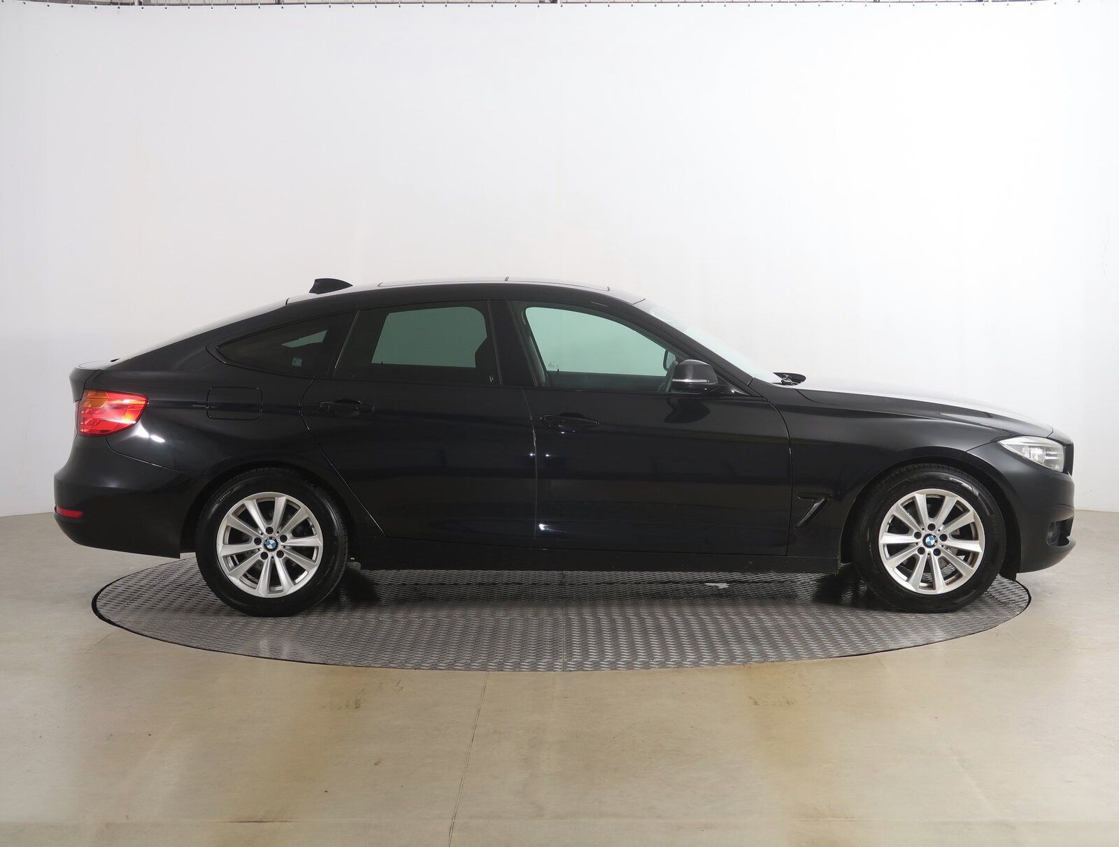 BMW Řada 3, 320d GT, Automat - fotka 6