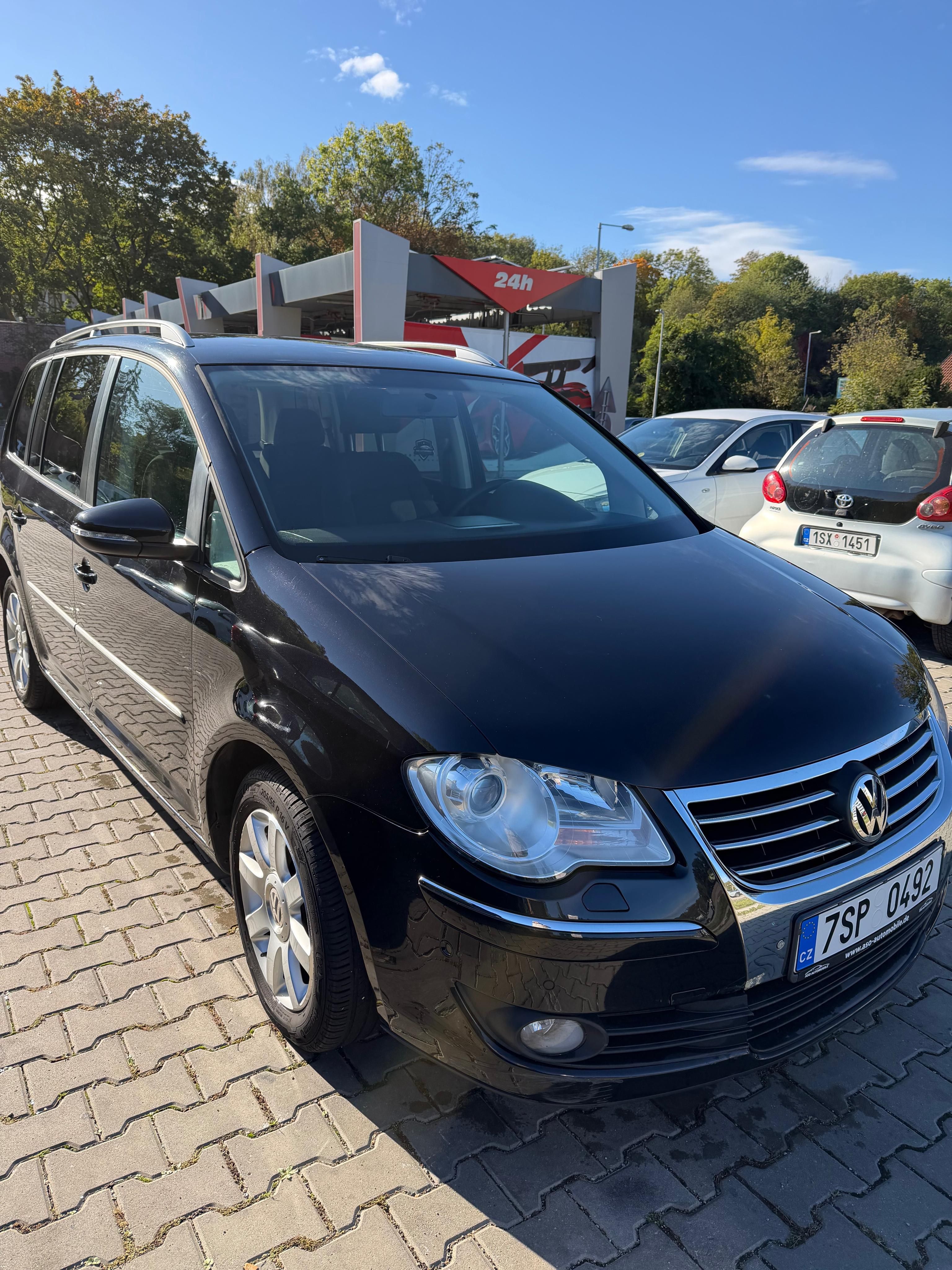 Volkswagen Touran, 2.0 TDI 125kw DSG - fotka 2