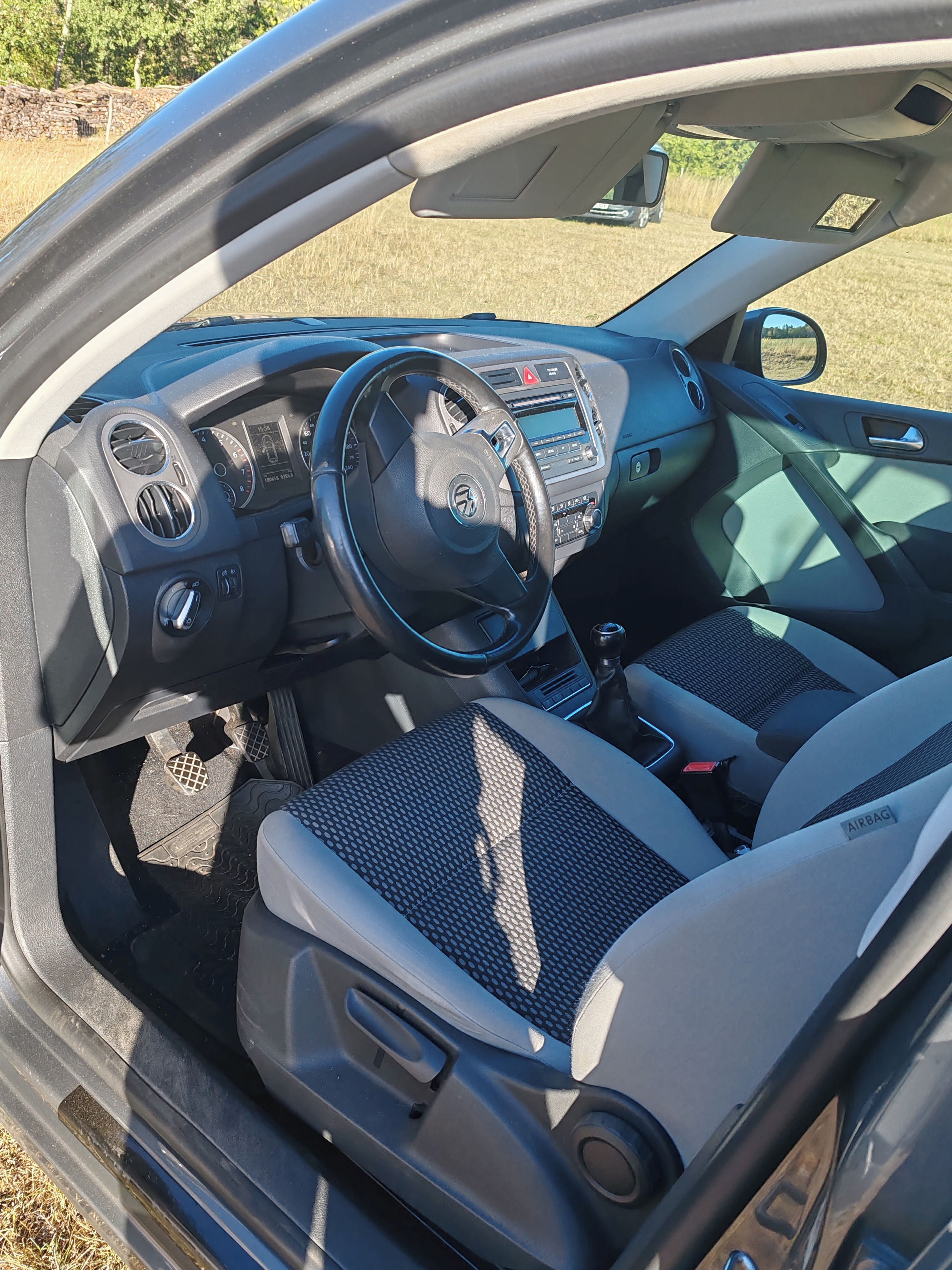 Volkswagen Tiguan, 1,4 TSi originál tažné - fotka 6