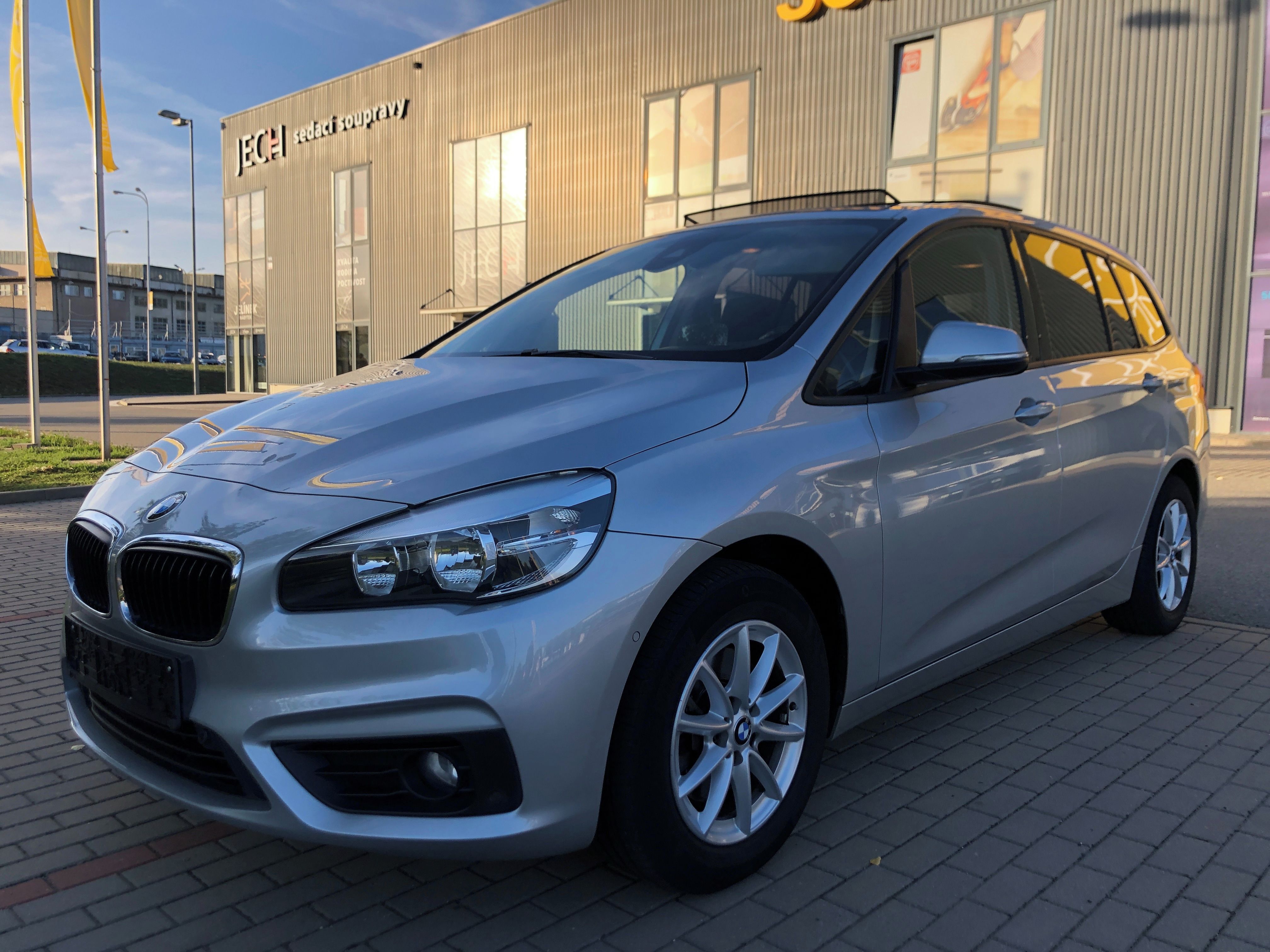 BMW Řada 2, 218d 2.0 110  kw Gran Tourer - fotka 5
