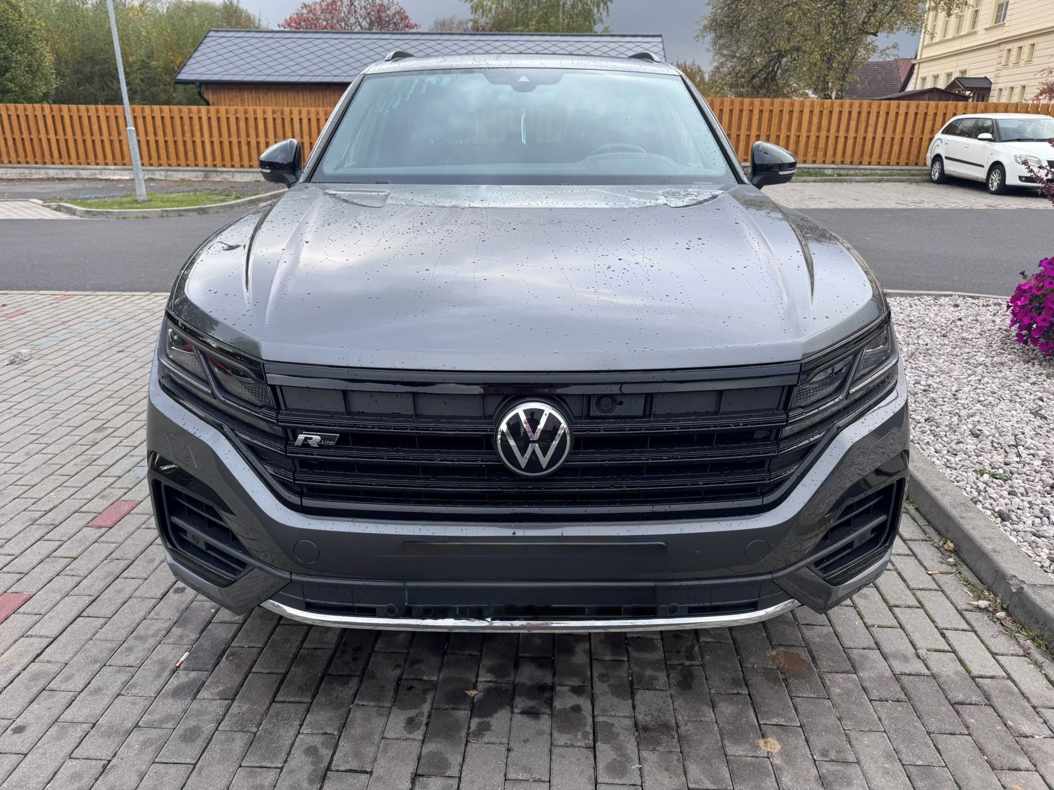 Volkswagen Touareg, V8, TDI , R-Line - fotka 4