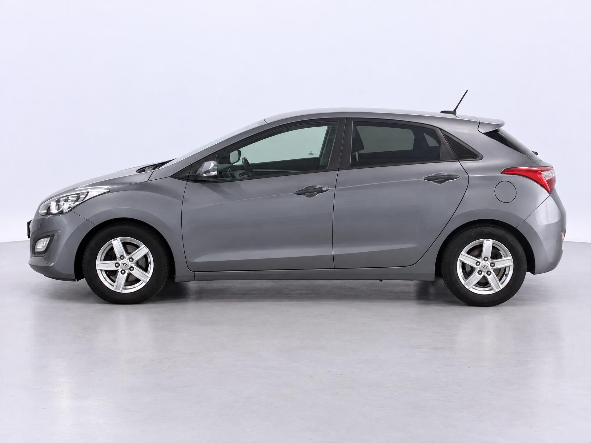 Hyundai i30, 1,4 CVVT 73KW NAVI ORIG. ALU - fotka 2