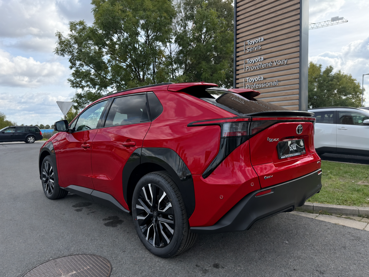 Toyota bZ4X, Executive 73.1 kWh - fotka 4