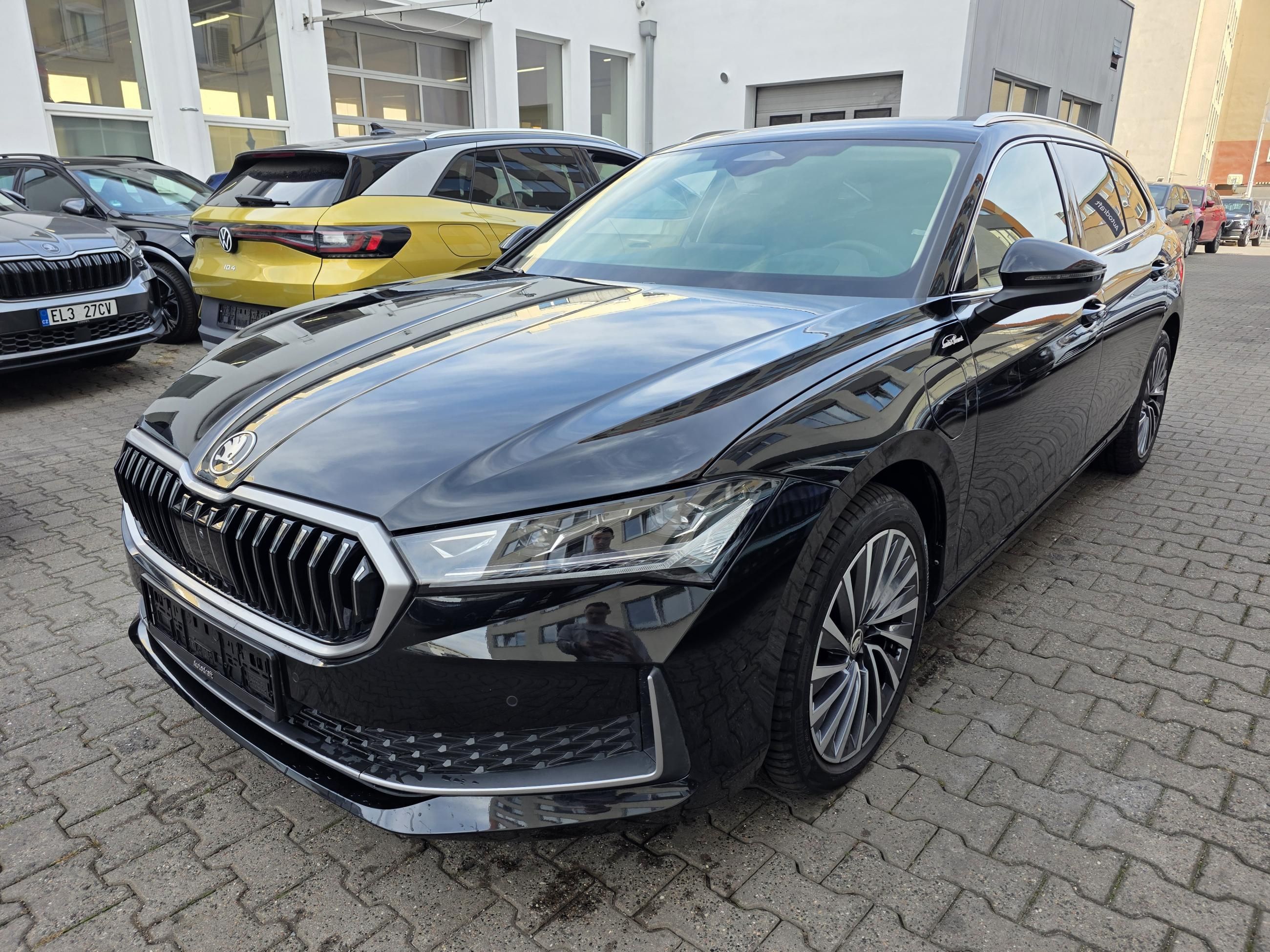Škoda Superb, iV 1.5 TSI plug-in L&K - fotka 2