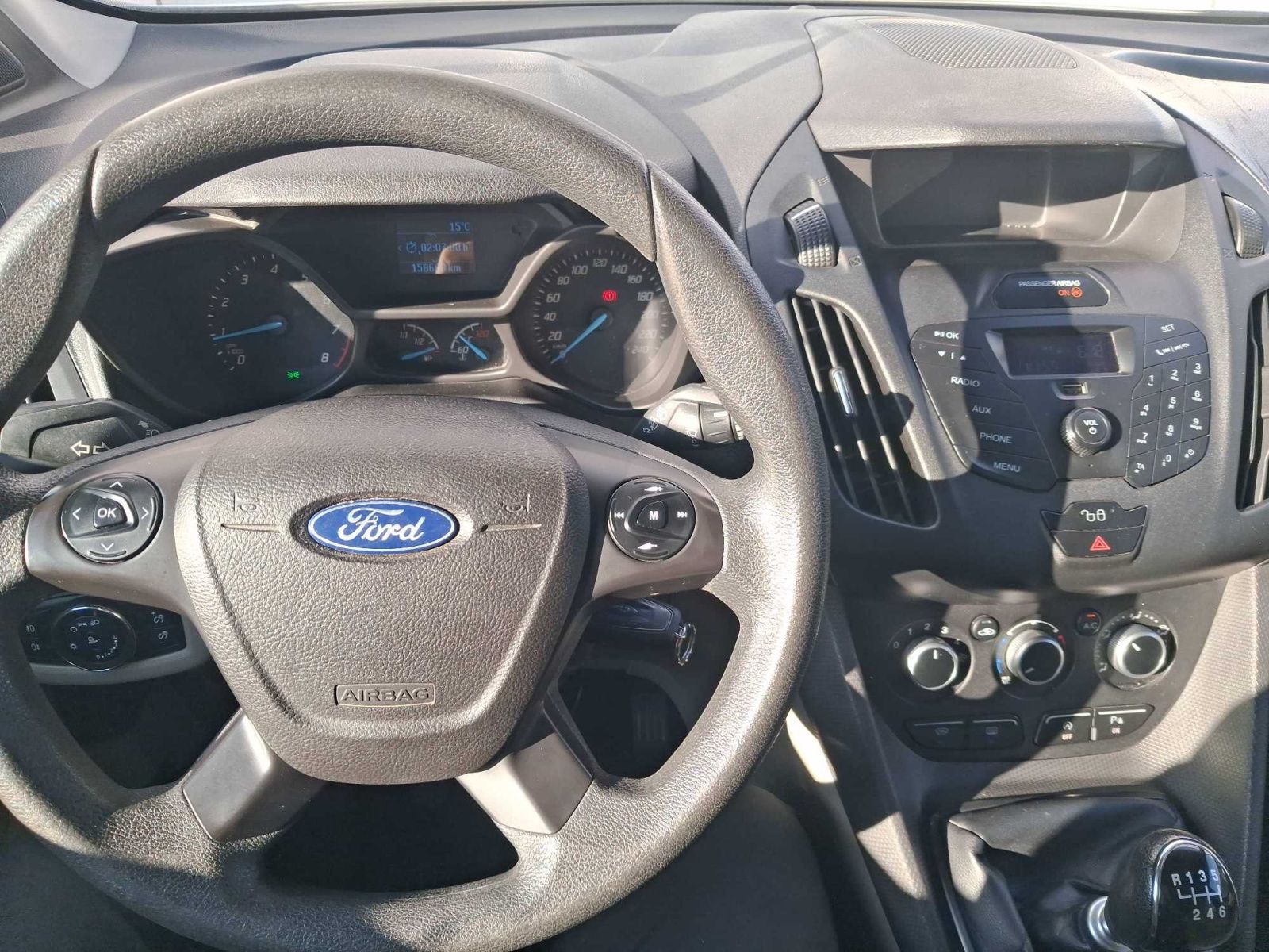 Ford Tourneo Connect, 1.0 EcoBoost, 5Míst, Klima, ČR - fotka 3