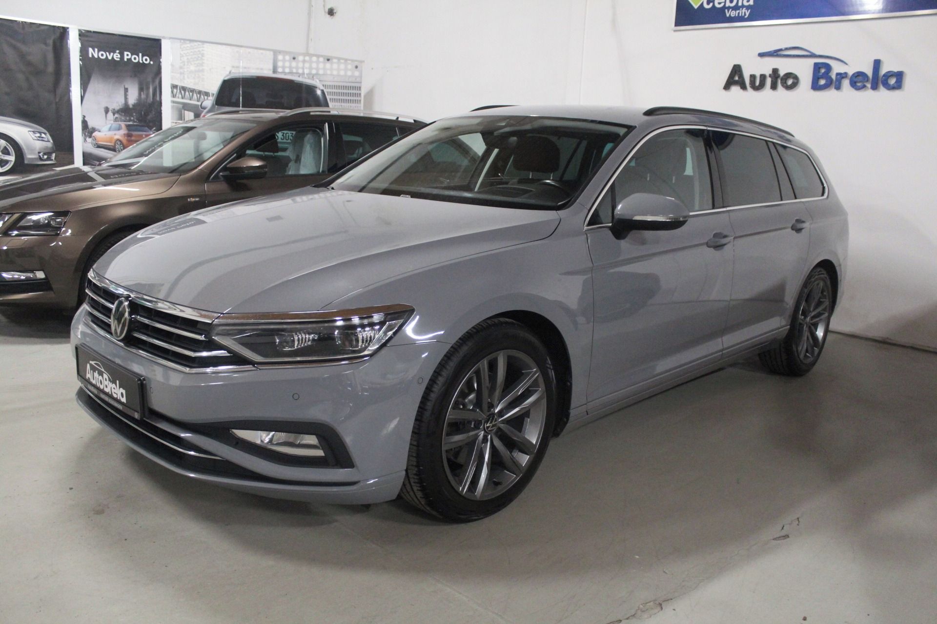 Volkswagen Passat, R-Line 110kW,Webasto,360,Tažné - fotka 2