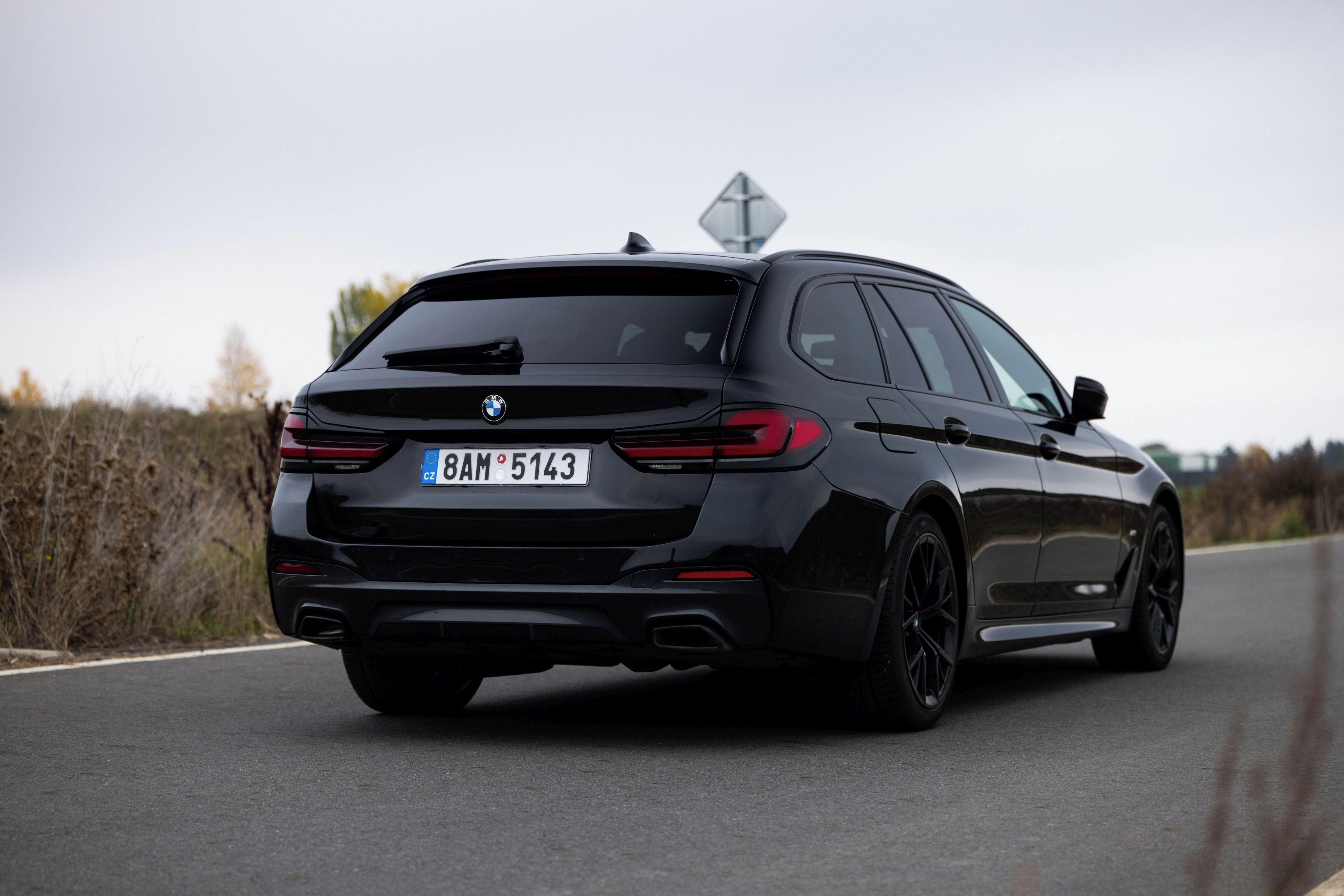 BMW Řada 5, BMW 530D xDrive 210kW, Mpaket - fotka 5