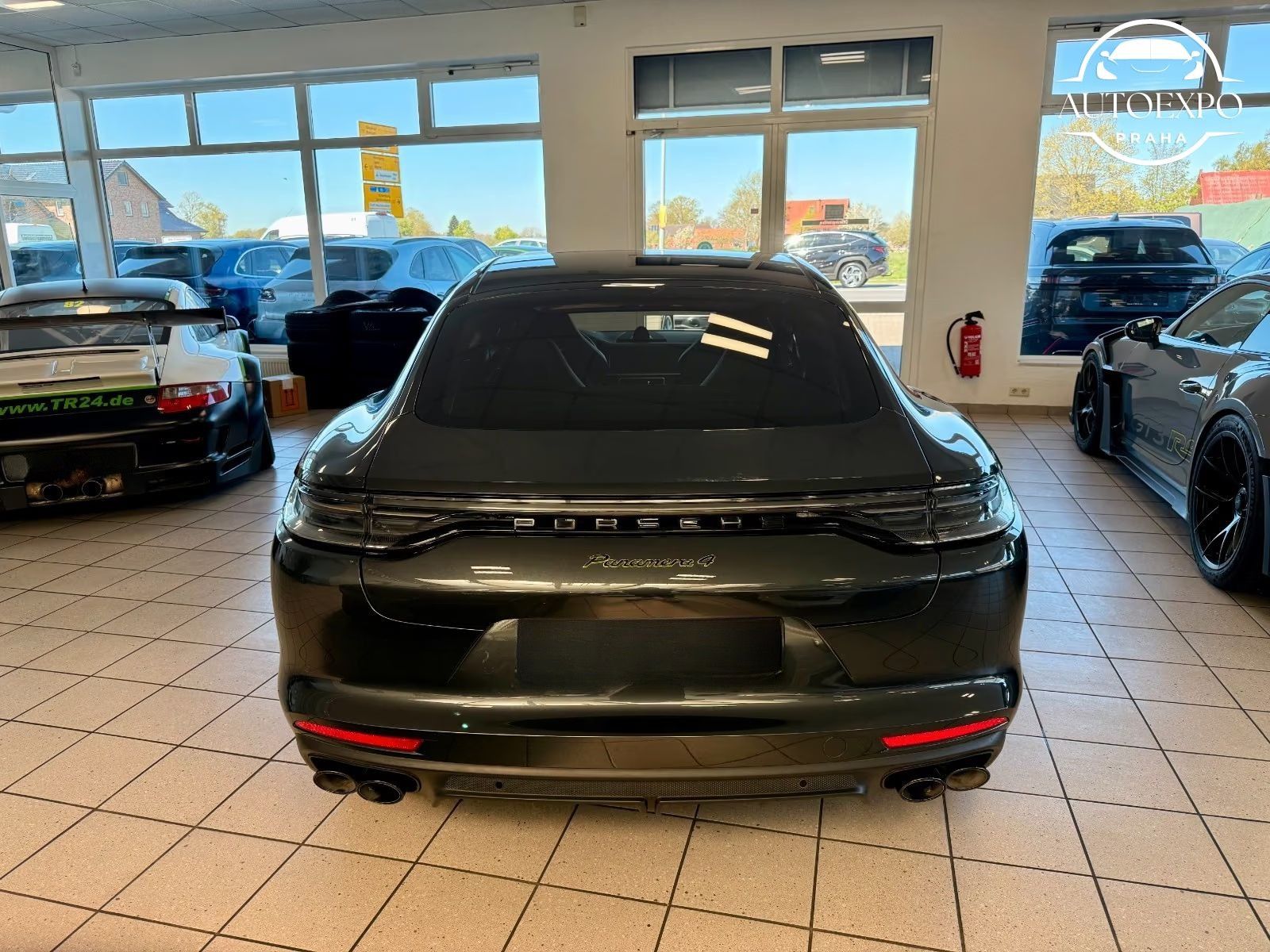 Porsche Panamera, 4 E-Hybrid Platinum Edition - fotka 4