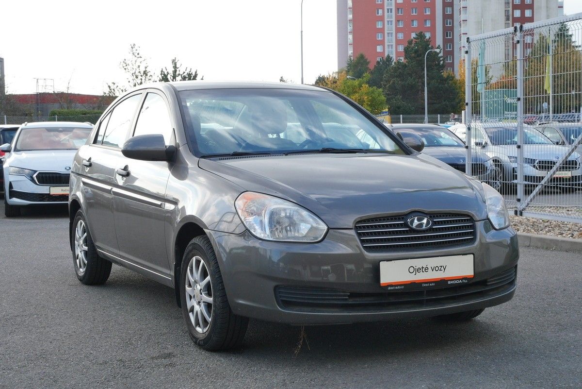 Hyundai Accent, 1.4 16V 71 kW - fotka 3