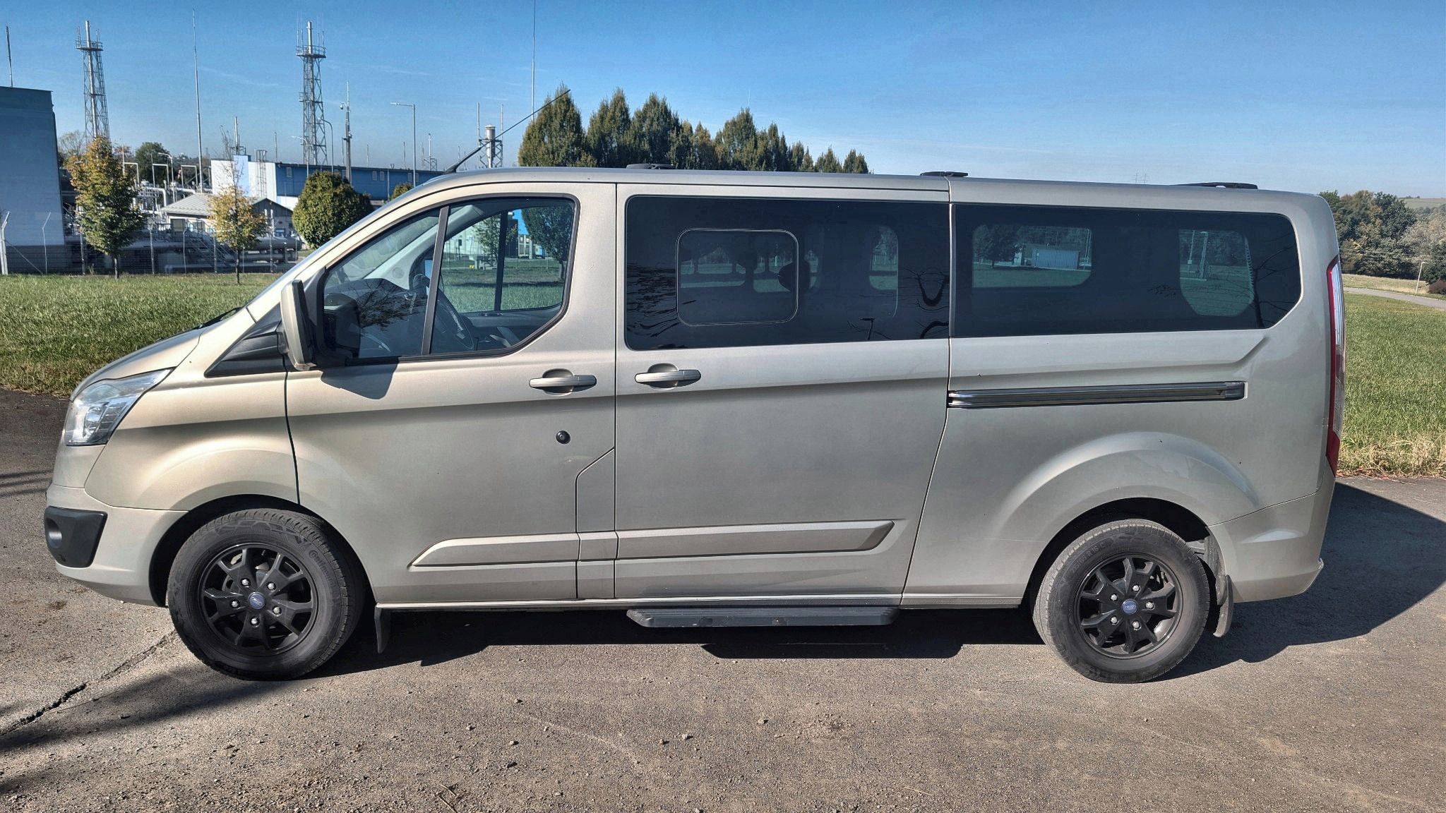Ford Tourneo Custom, 2.2 TDCi Titanium L2 114 kW ČR