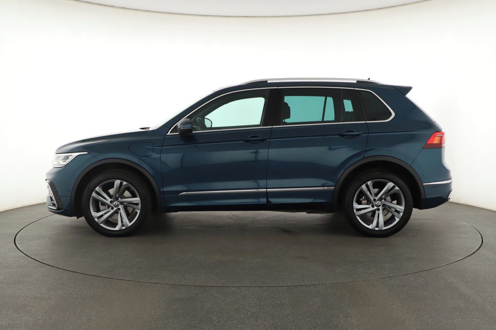 Volkswagen Tiguan, 1.4 TSI eHybrid, R-Line - fotka 3