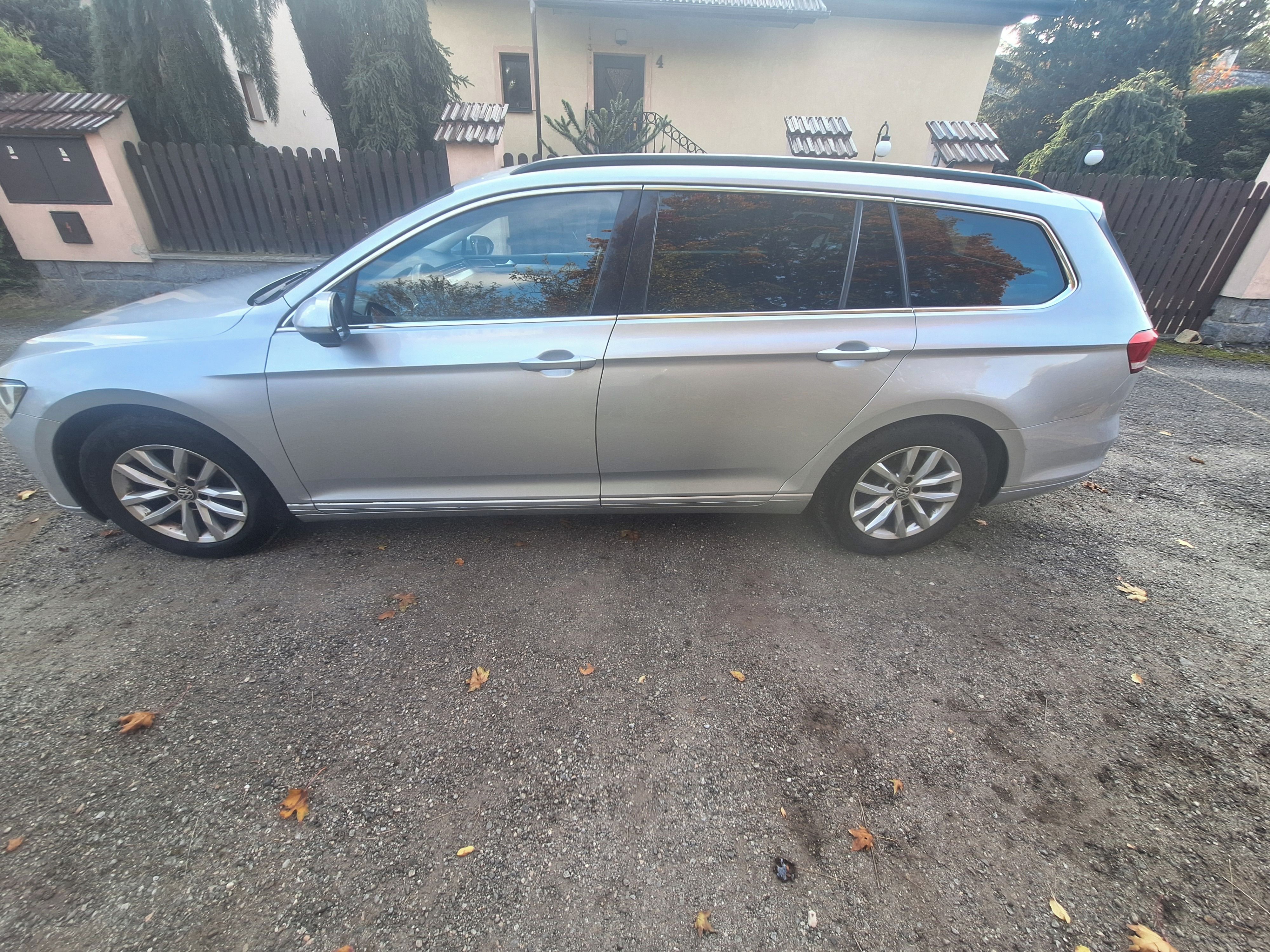 Volkswagen Passat, 1.9 TDI, v dobrém stavu - fotka 4