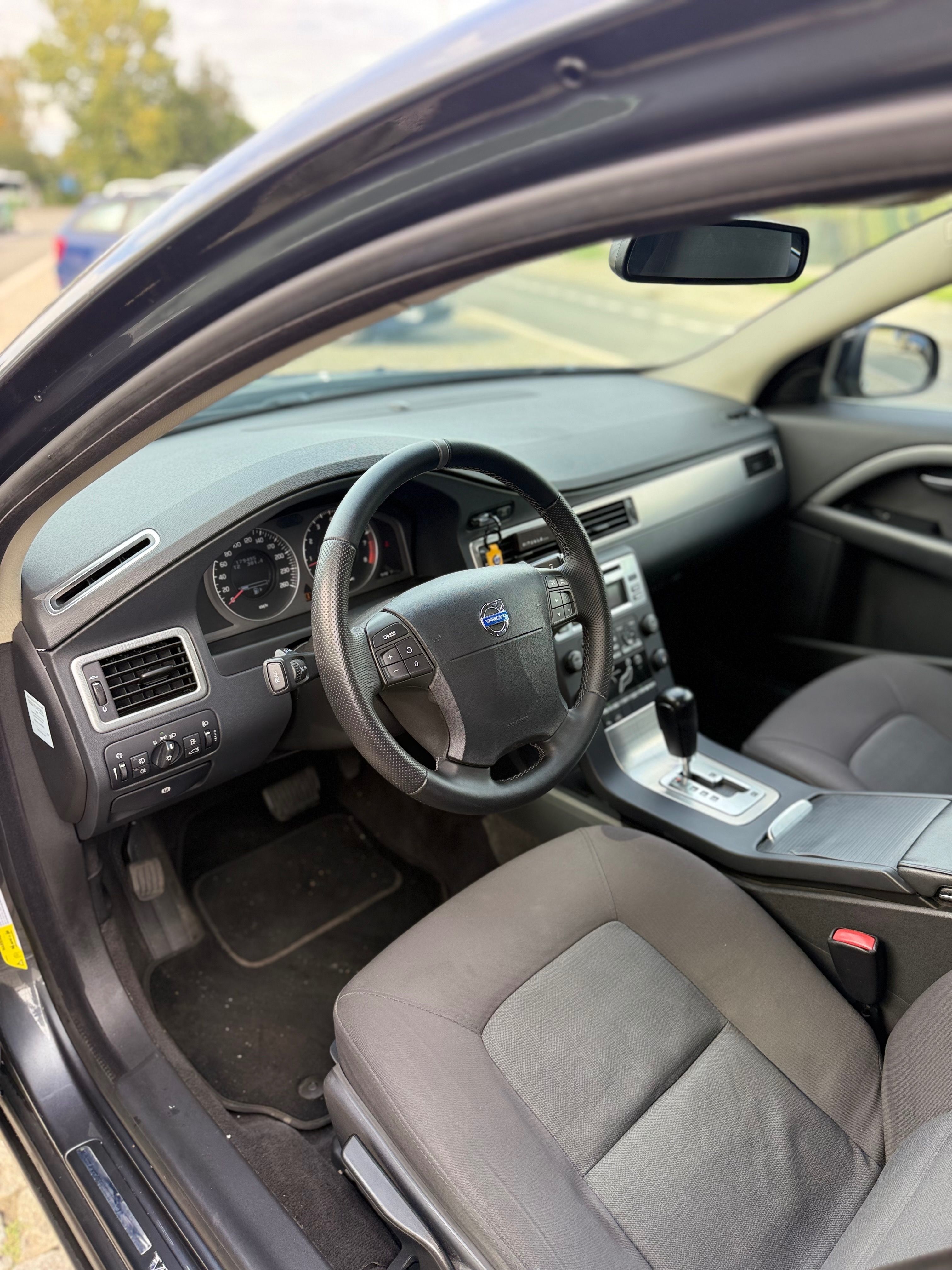 Volvo S80, 2.5t - fotka 6