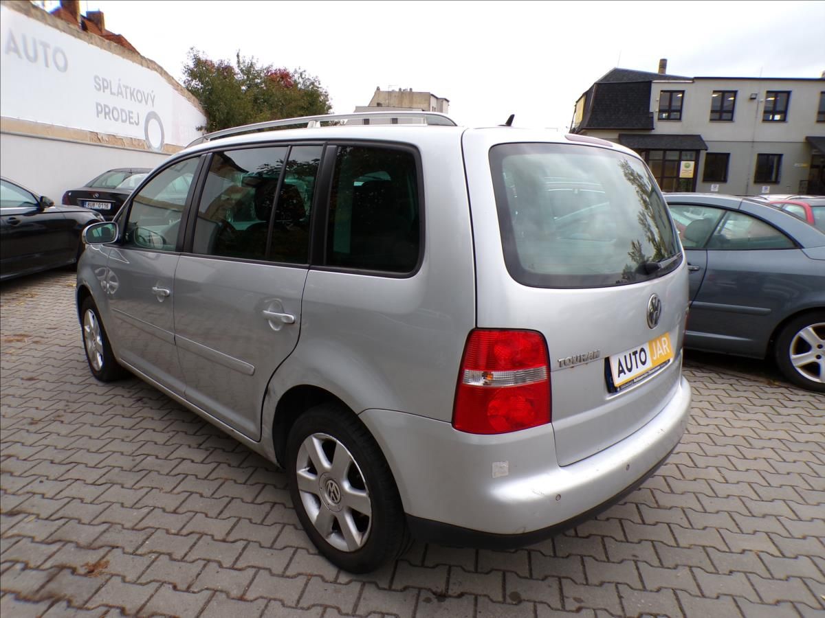 Volkswagen Touran, 2,0 TDI-103KW  DSG,XENONY - fotka 4
