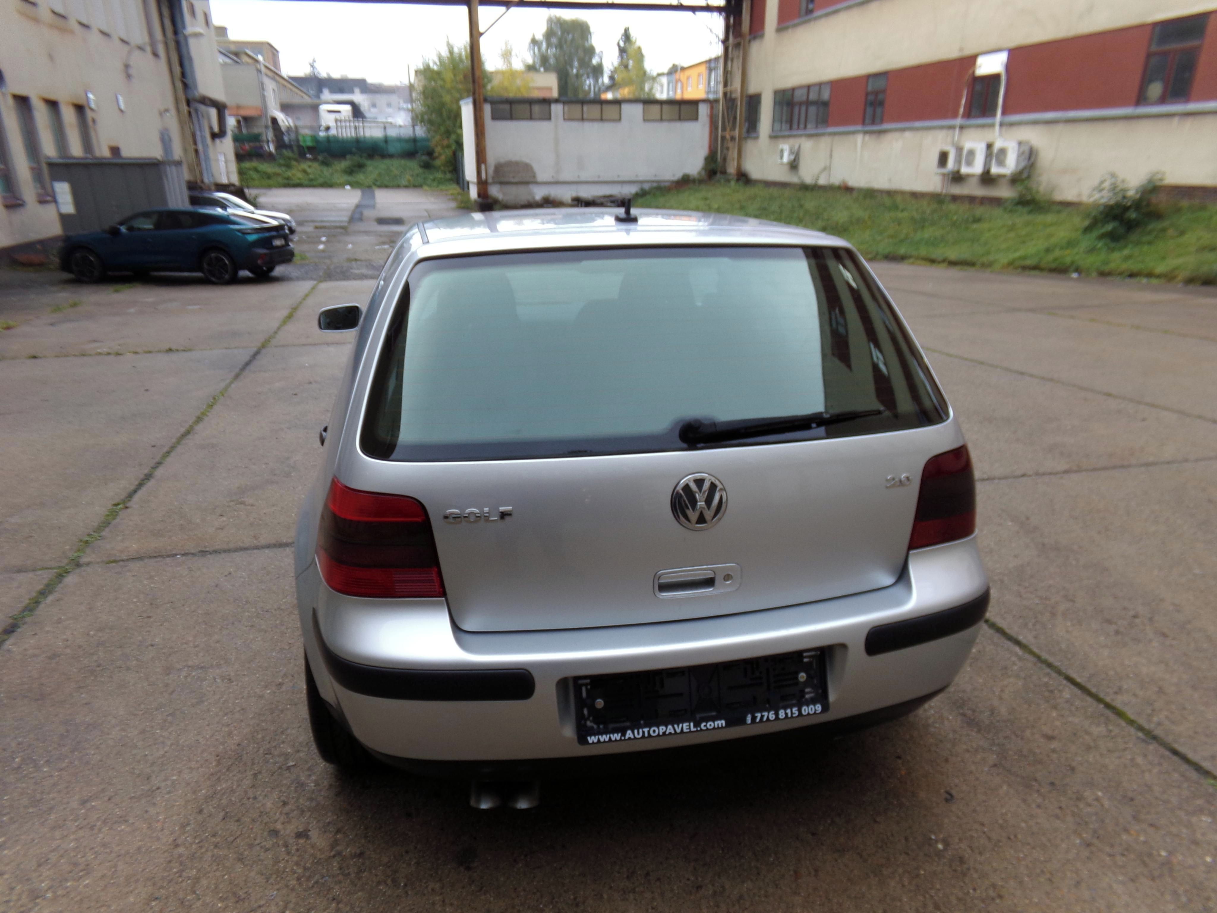 Volkswagen Golf, 2.0i TRENDLINE - fotka 3