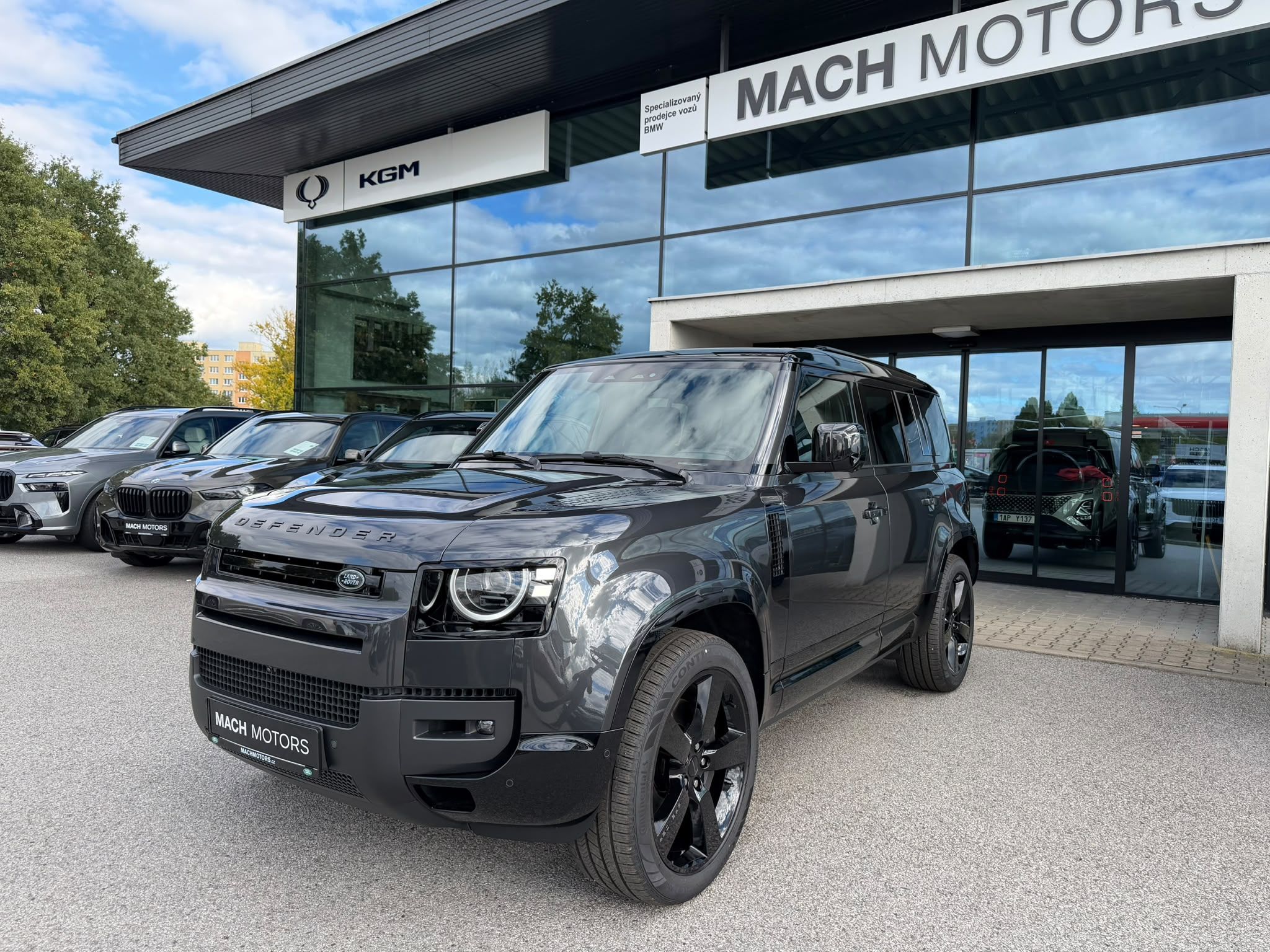Land Rover Defender, 110 X-Dynamic HSE V8 P425 - fotka 3