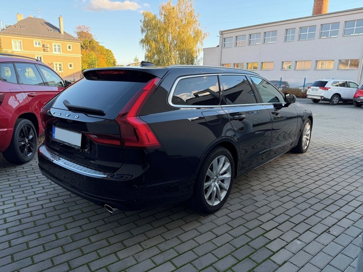 Volvo V90, D4 BLIS*ACC*Keyless*kamera - fotka 5