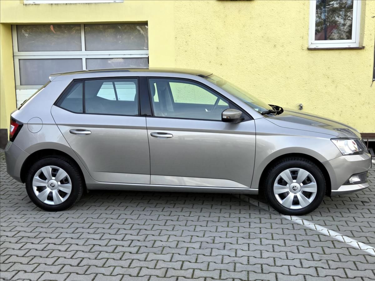 Škoda Fabia, 1,0 PANORAMA,SERV.KNÍŽKA 1.MAJ - fotka 6