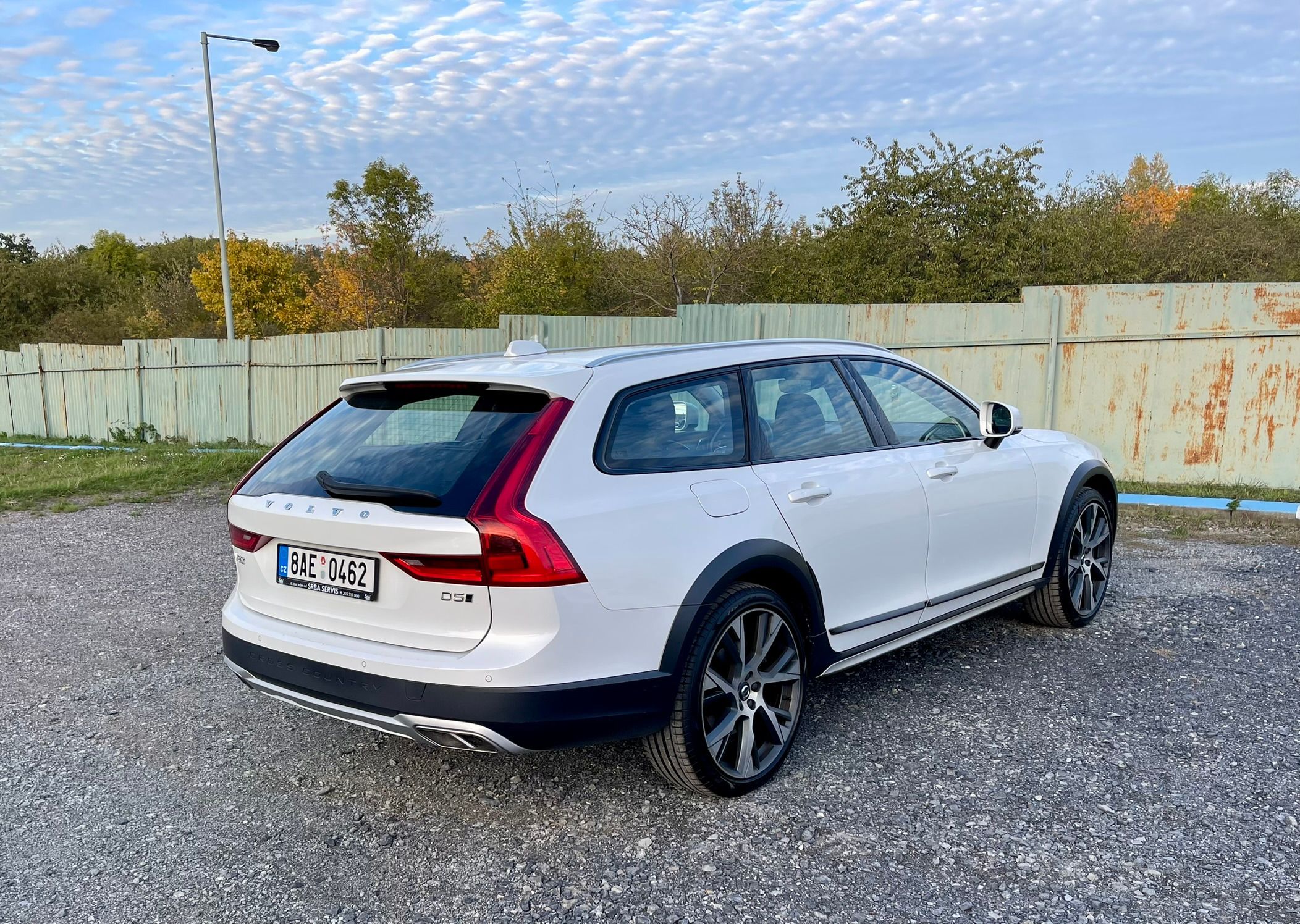 Volvo V90, CC 2.0  173 kW  bílá metal - fotka 6