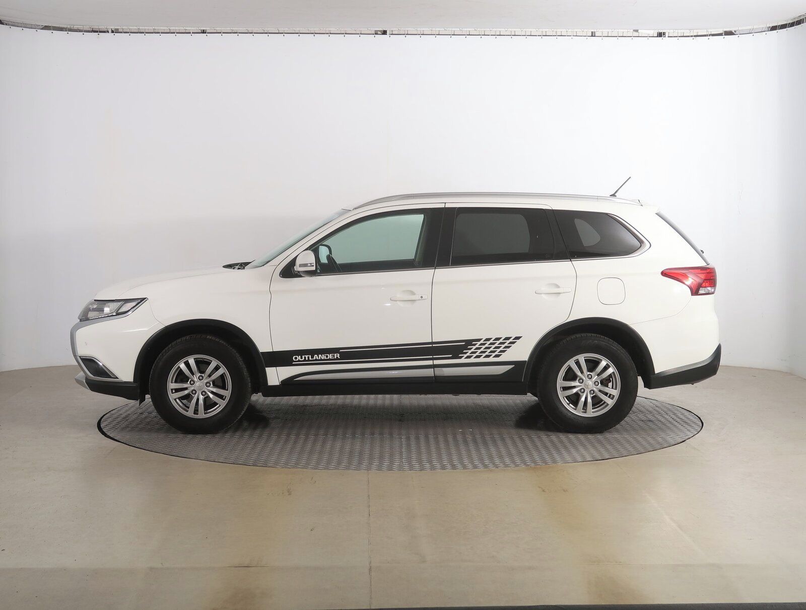 Mitsubishi Outlander, 2.0, Serv.kniha - fotka 3