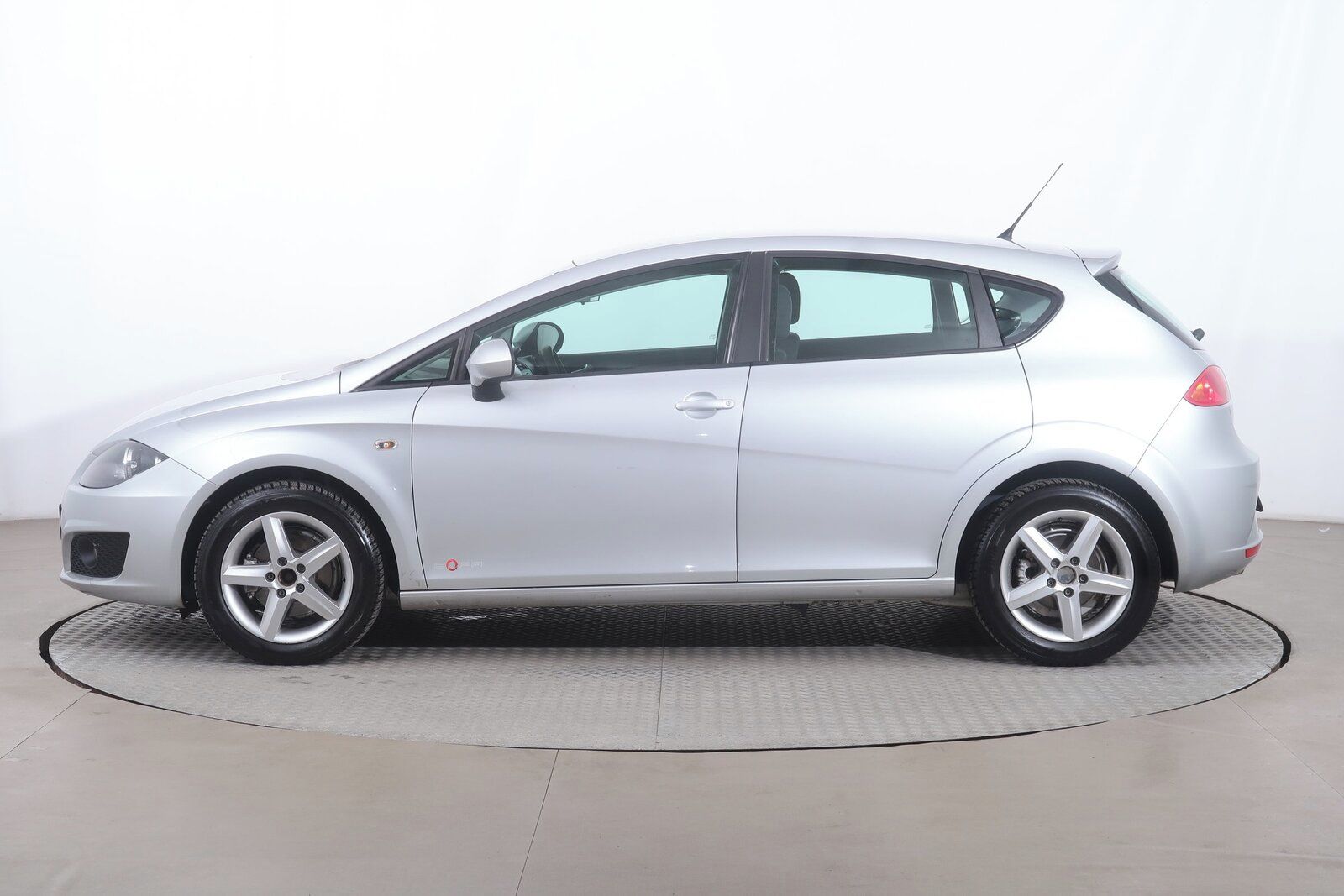 Seat Leon, 1.6 TDI, Reference, Serv.kniha - fotka 3