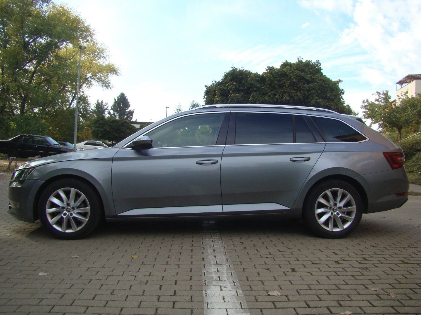 Škoda Superb, 1.6 TDi DSG - fotka 6