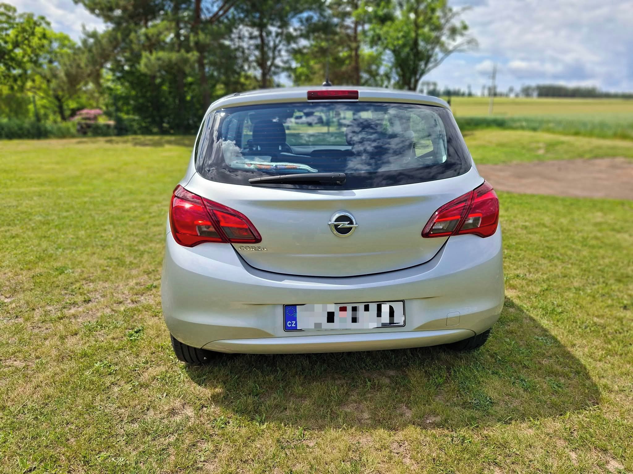 Opel Corsa, Opel corsa 1,2 51 kw 31500 km! - fotka 5